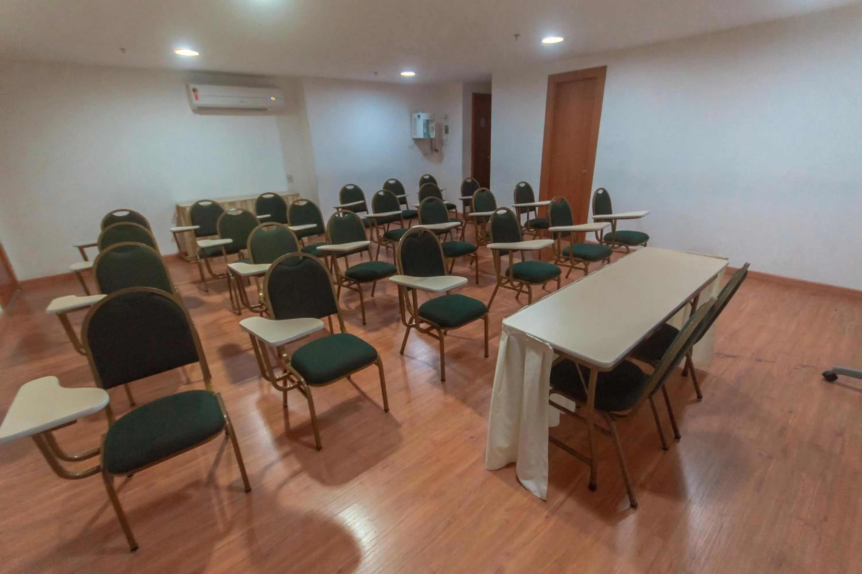 Meeting/conference room in Salvador Business & Flat by Avectur