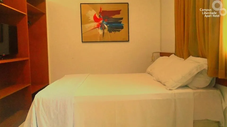Photo of the whole room, Bed in Campus Liberdade Flat