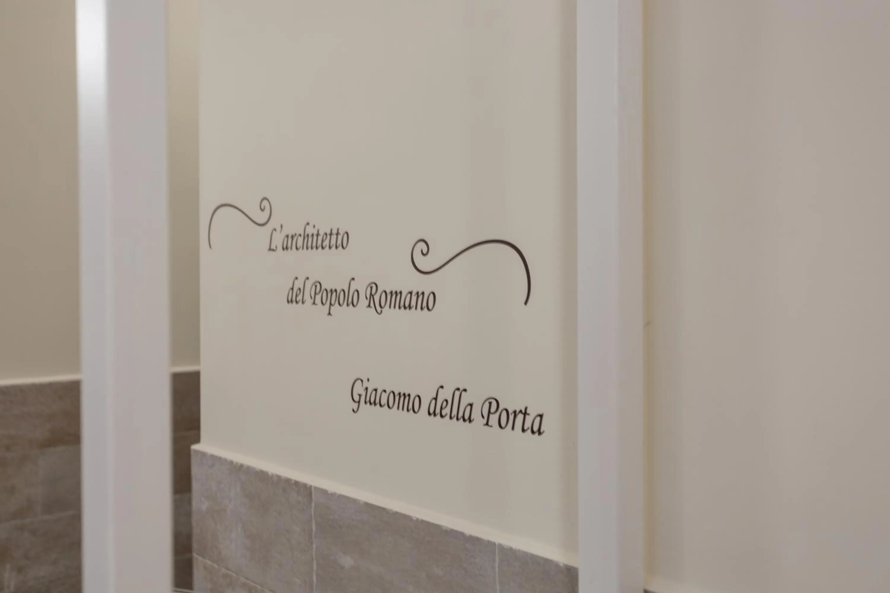 Decorative detail in Navona Charme Suite