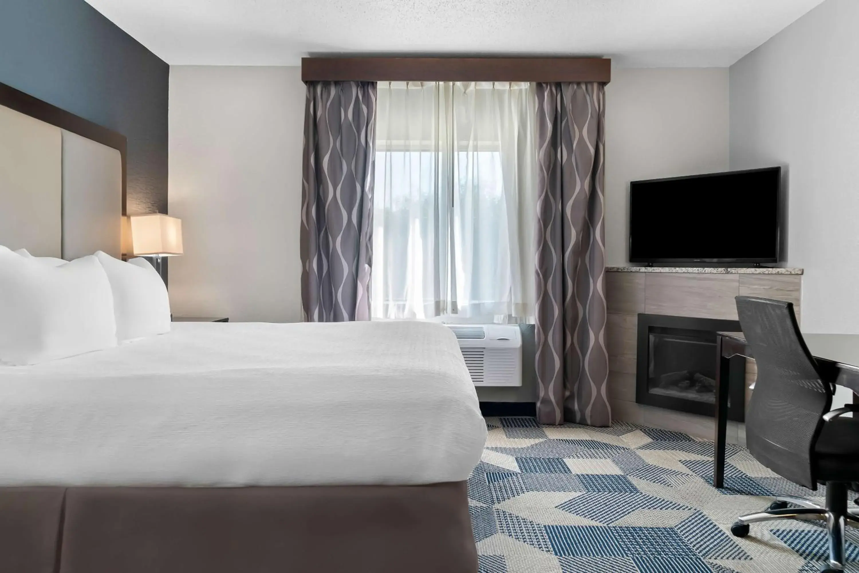 Bedroom, Bed in Best Western Plus Flint Airport Inn & Suites Bedroom, Bed in Best Western Plus Flint Airport Inn & Suites