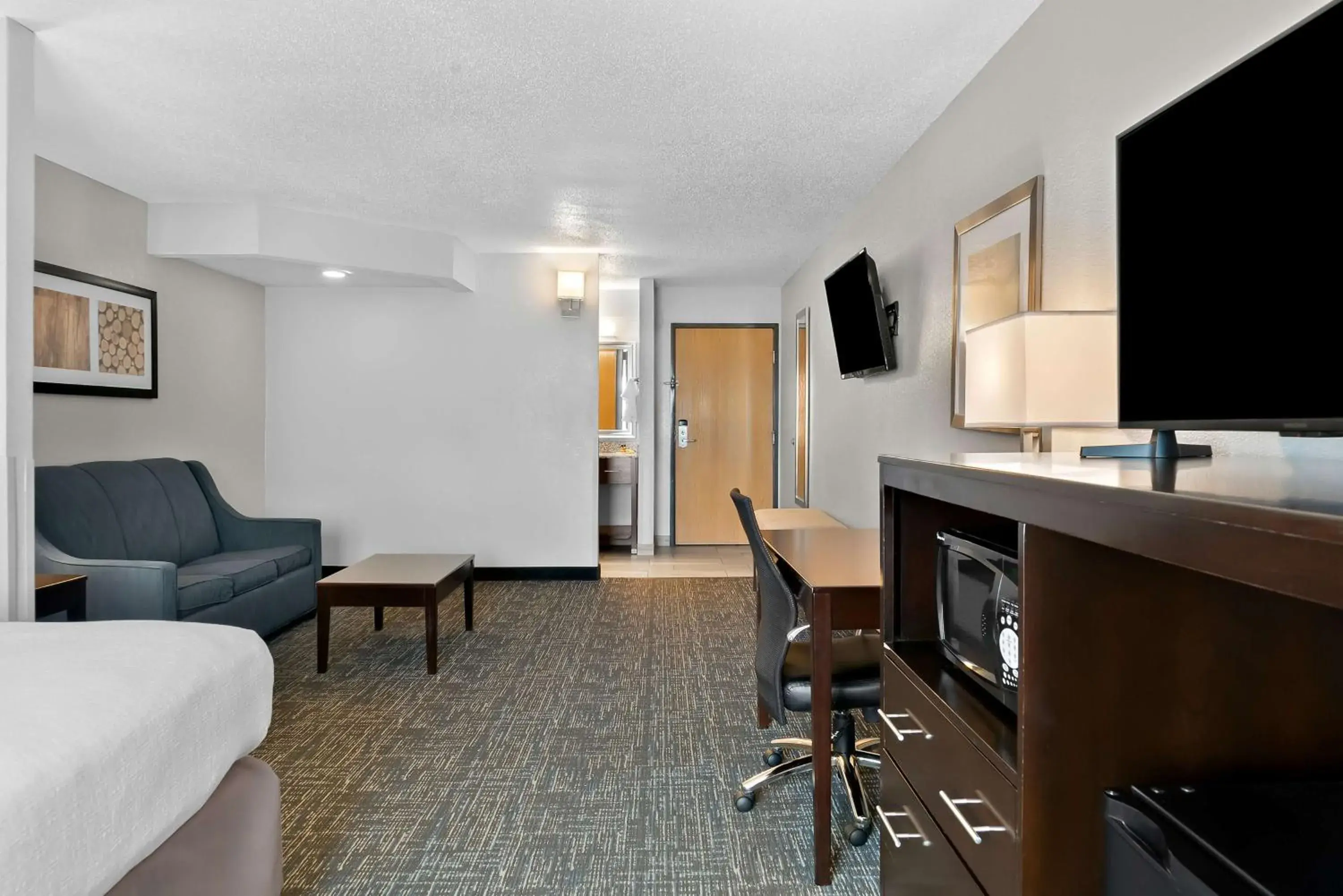 Bedroom in Best Western Plus Flint Airport Inn & Suites Bedroom in Best Western Plus Flint Airport Inn & Suites