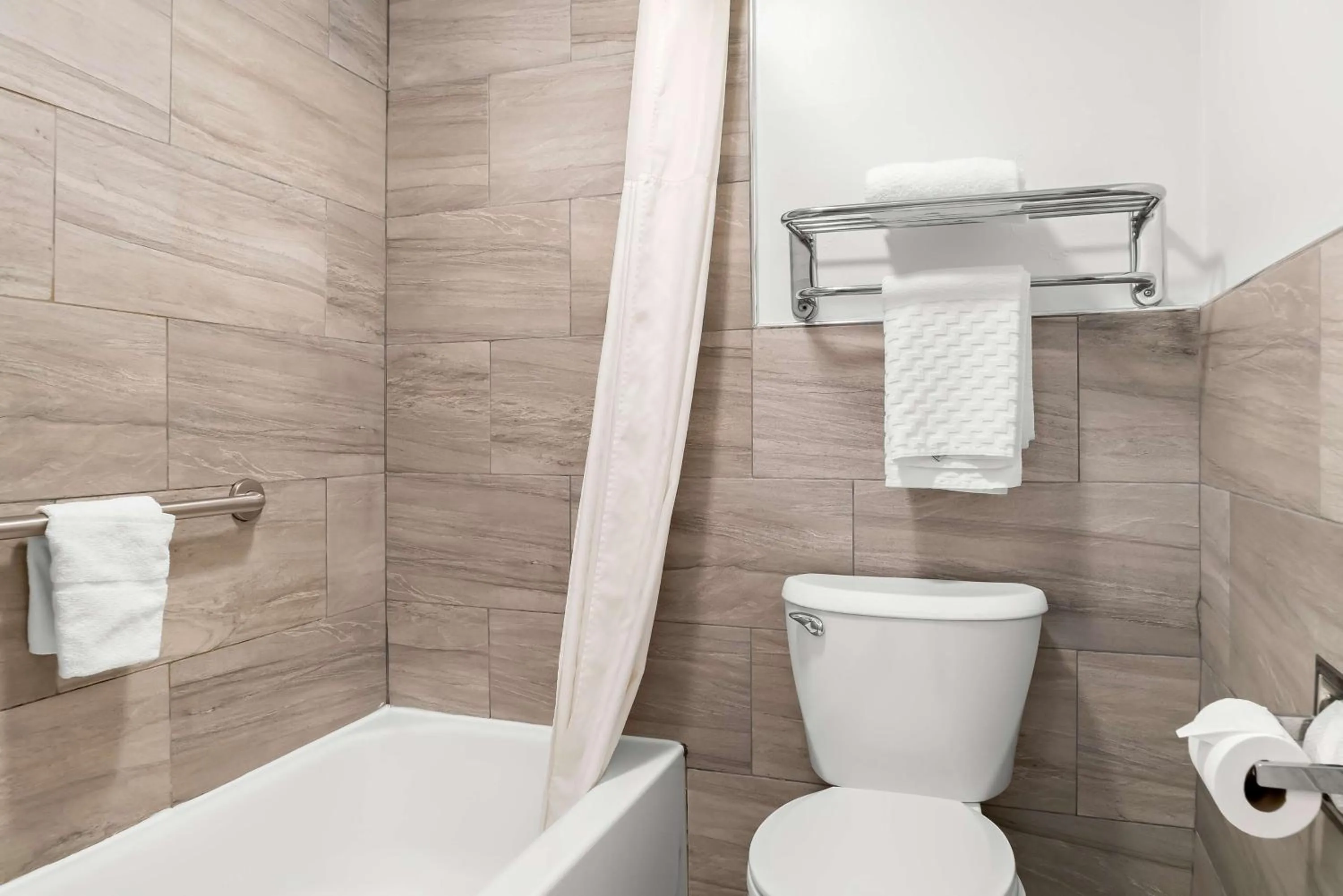 Bathroom in Best Western Plus Flint Airport Inn & Suites