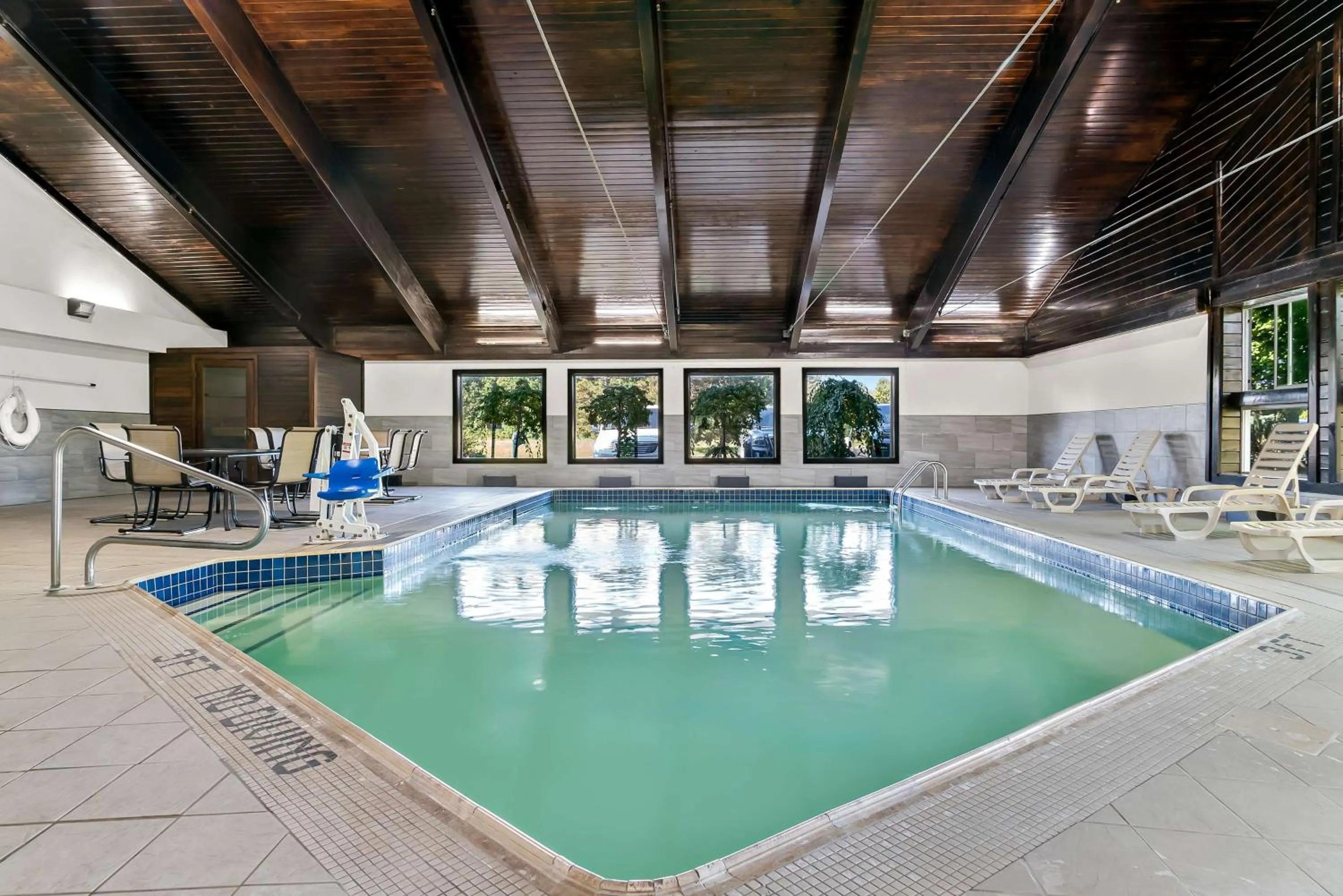 Pool view in Best Western Plus Flint Airport Inn & Suites