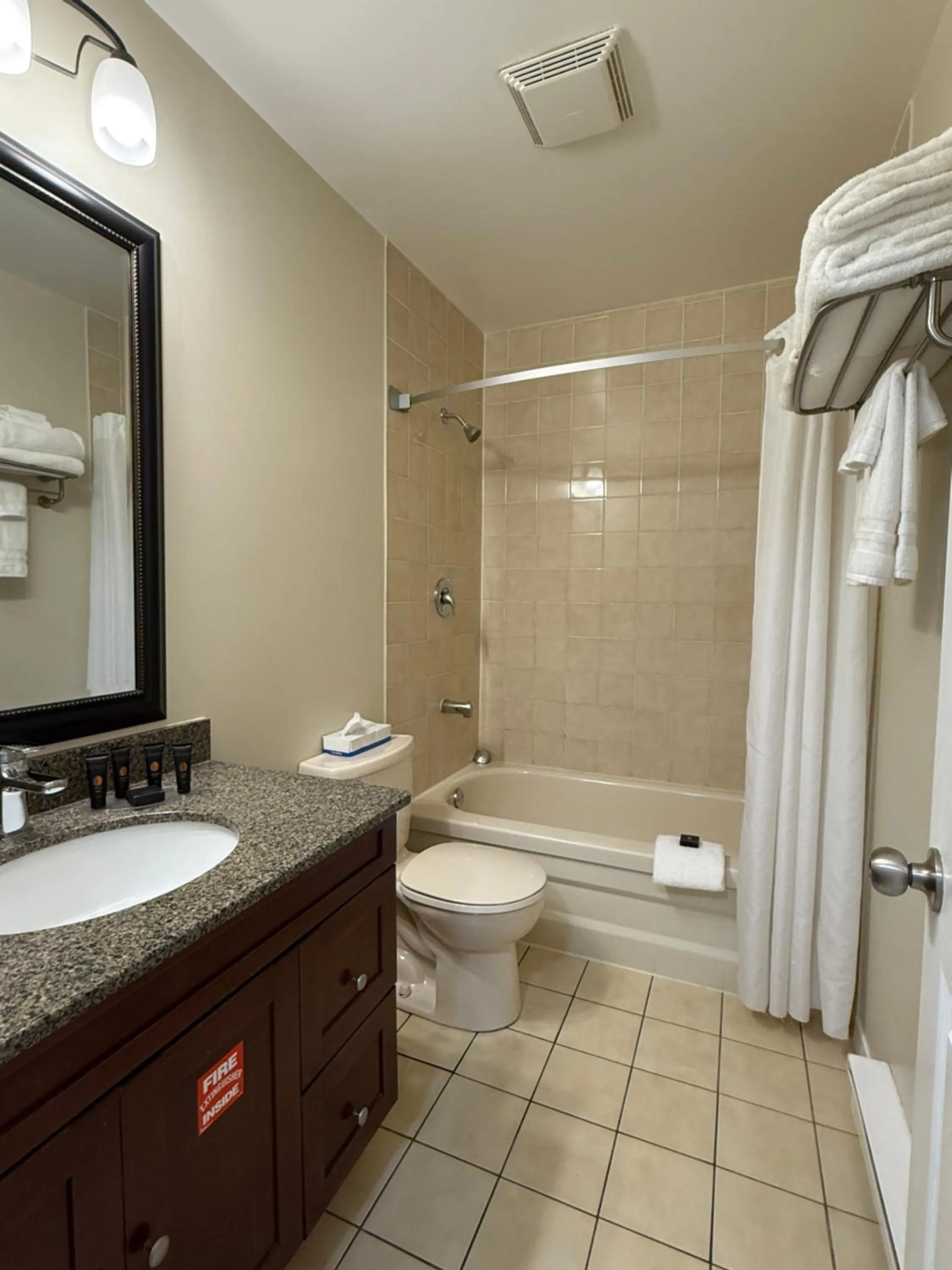 Bathroom in Aurora Inn