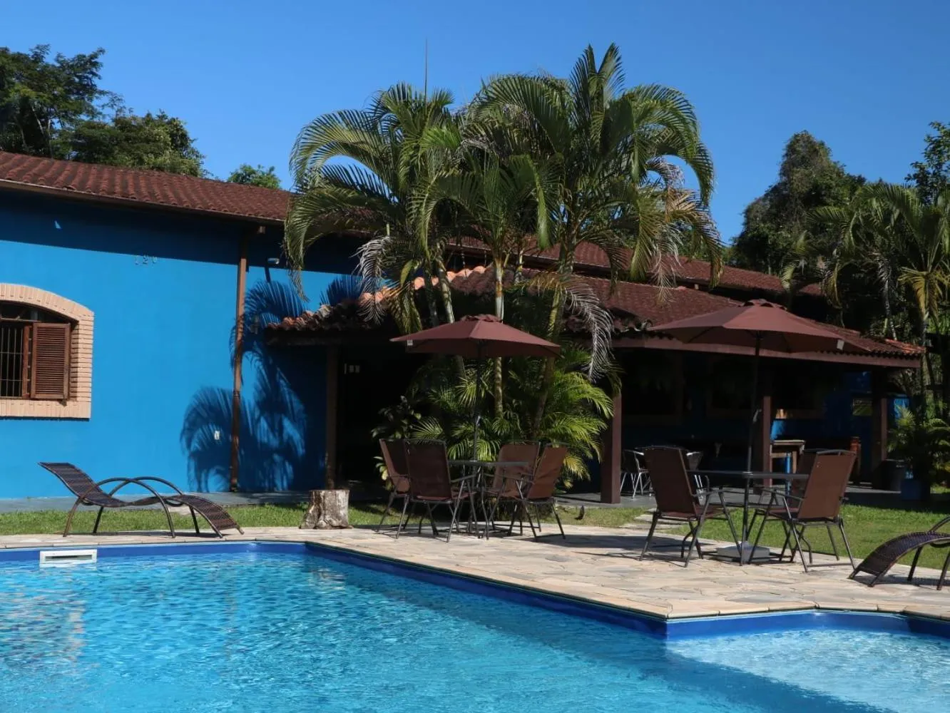 Swimming pool in Francis Hotel Pousada