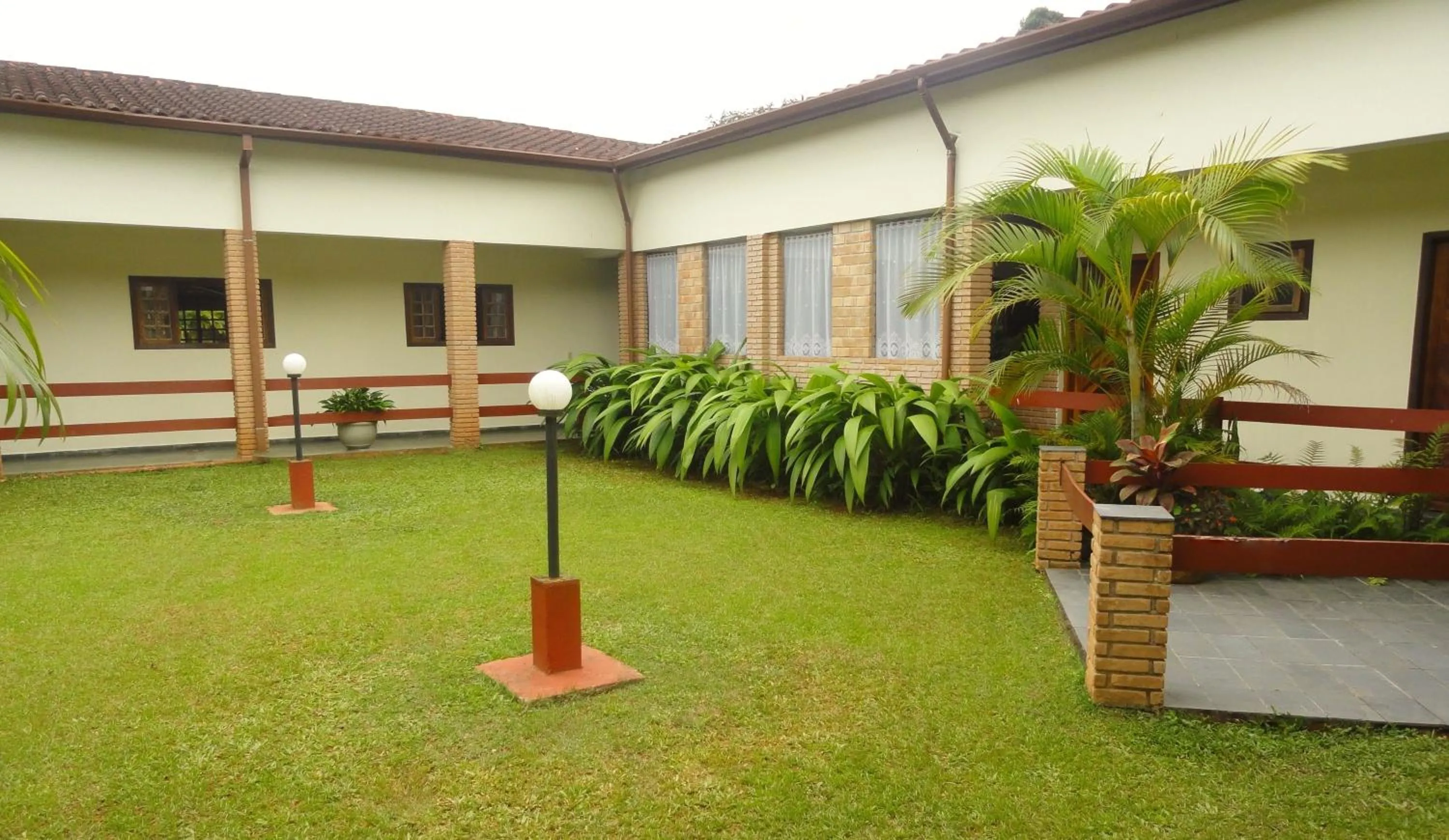 Garden in Francis Hotel Pousada