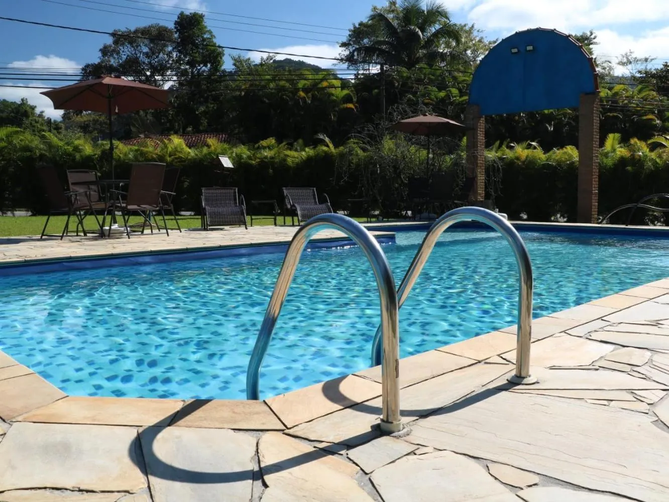 Swimming pool in Francis Hotel Pousada