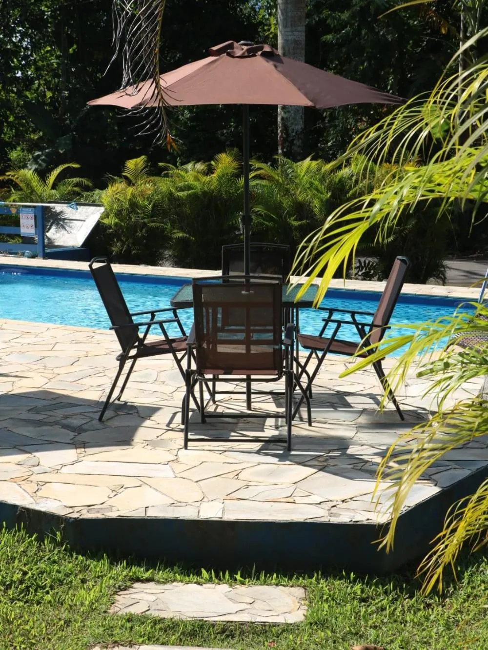 Swimming pool in Francis Hotel Pousada