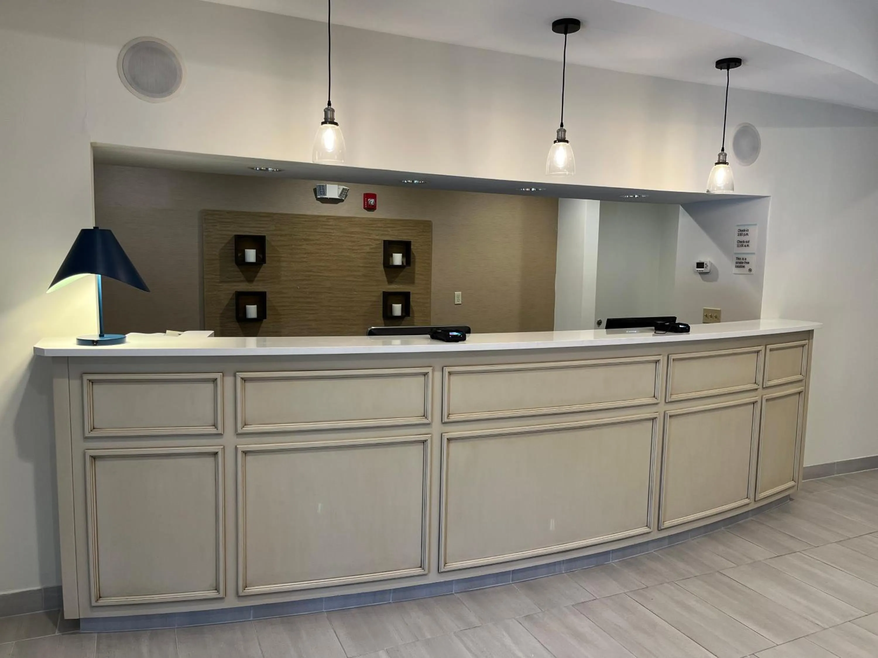 Lobby or reception in Tapa Hotel Inn & Suites