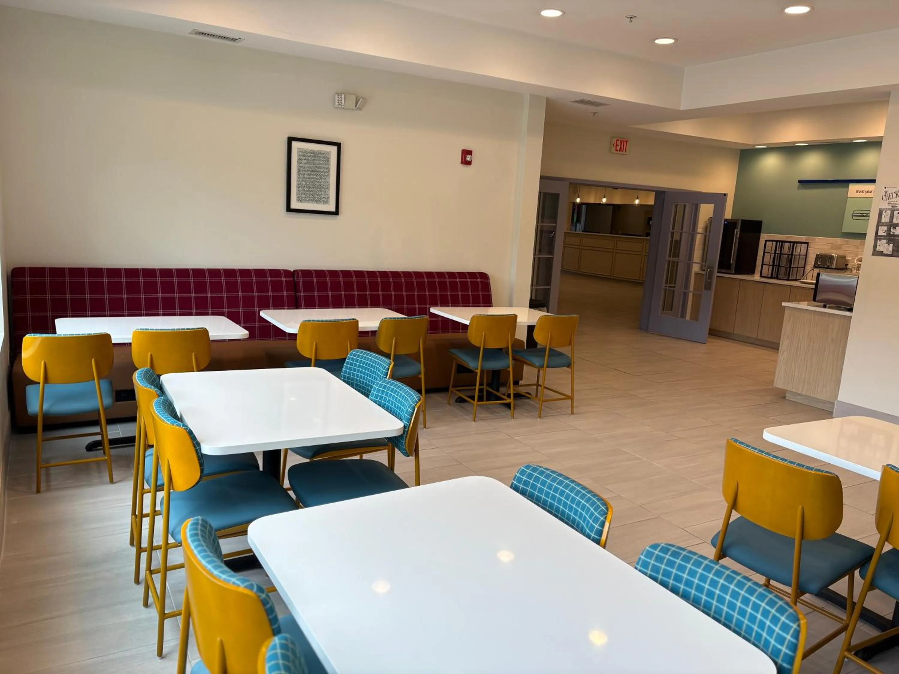 Breakfast in Tapa Hotel Inn & Suites