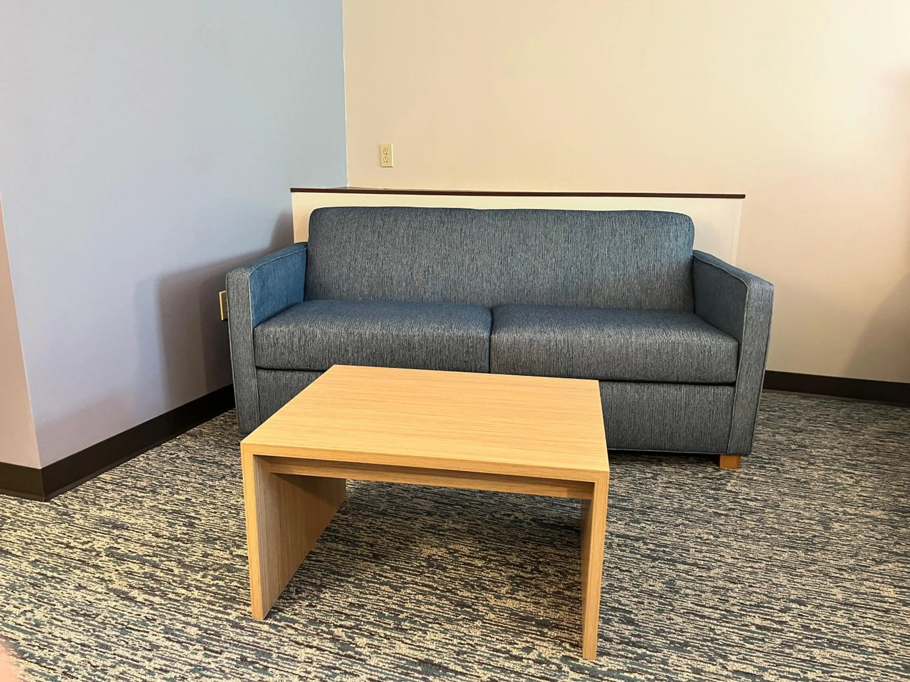 Living room in Tapa Hotel Inn & Suites