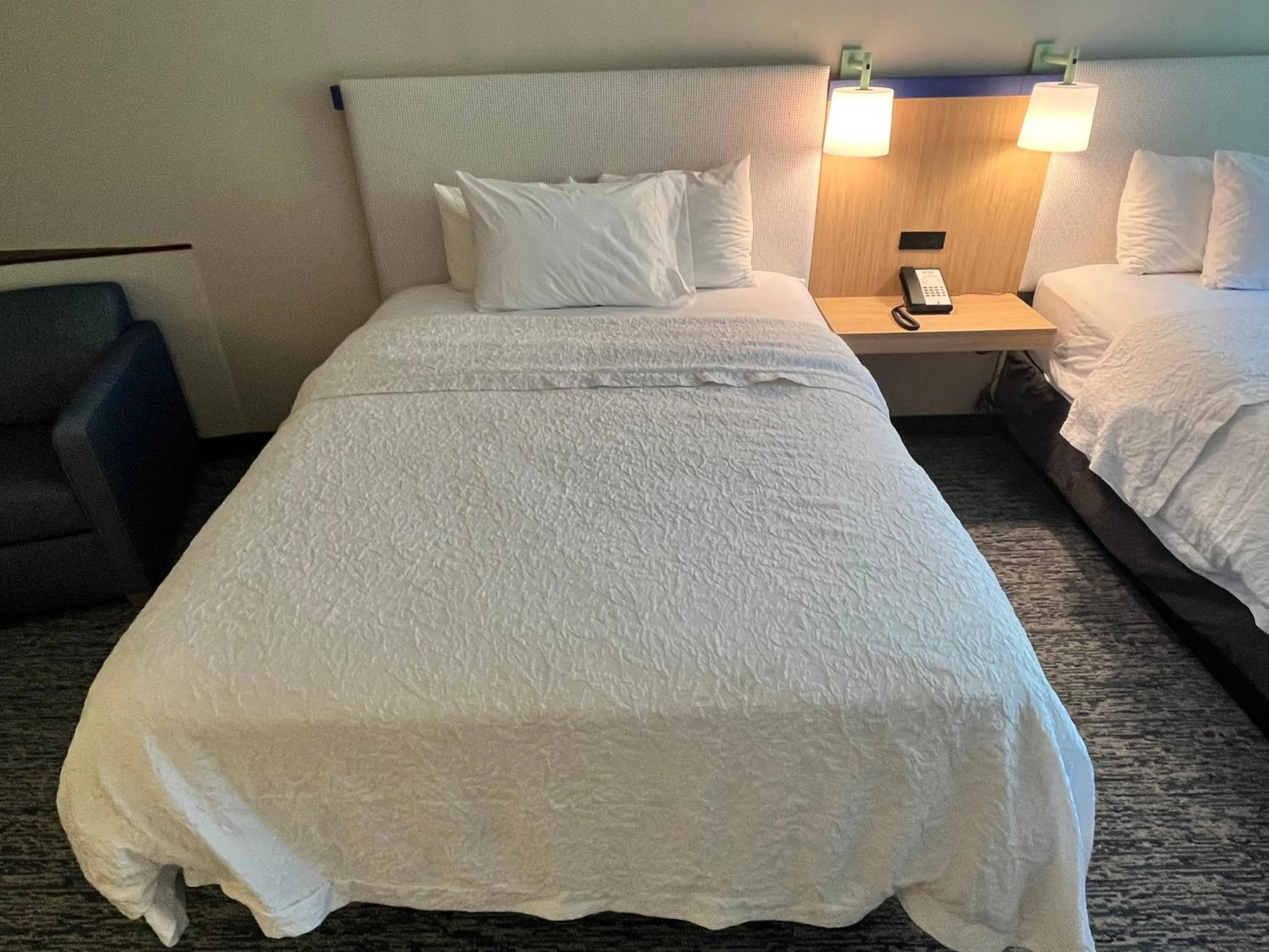 Bedroom, Bed in Tapa Hotel Inn & Suites