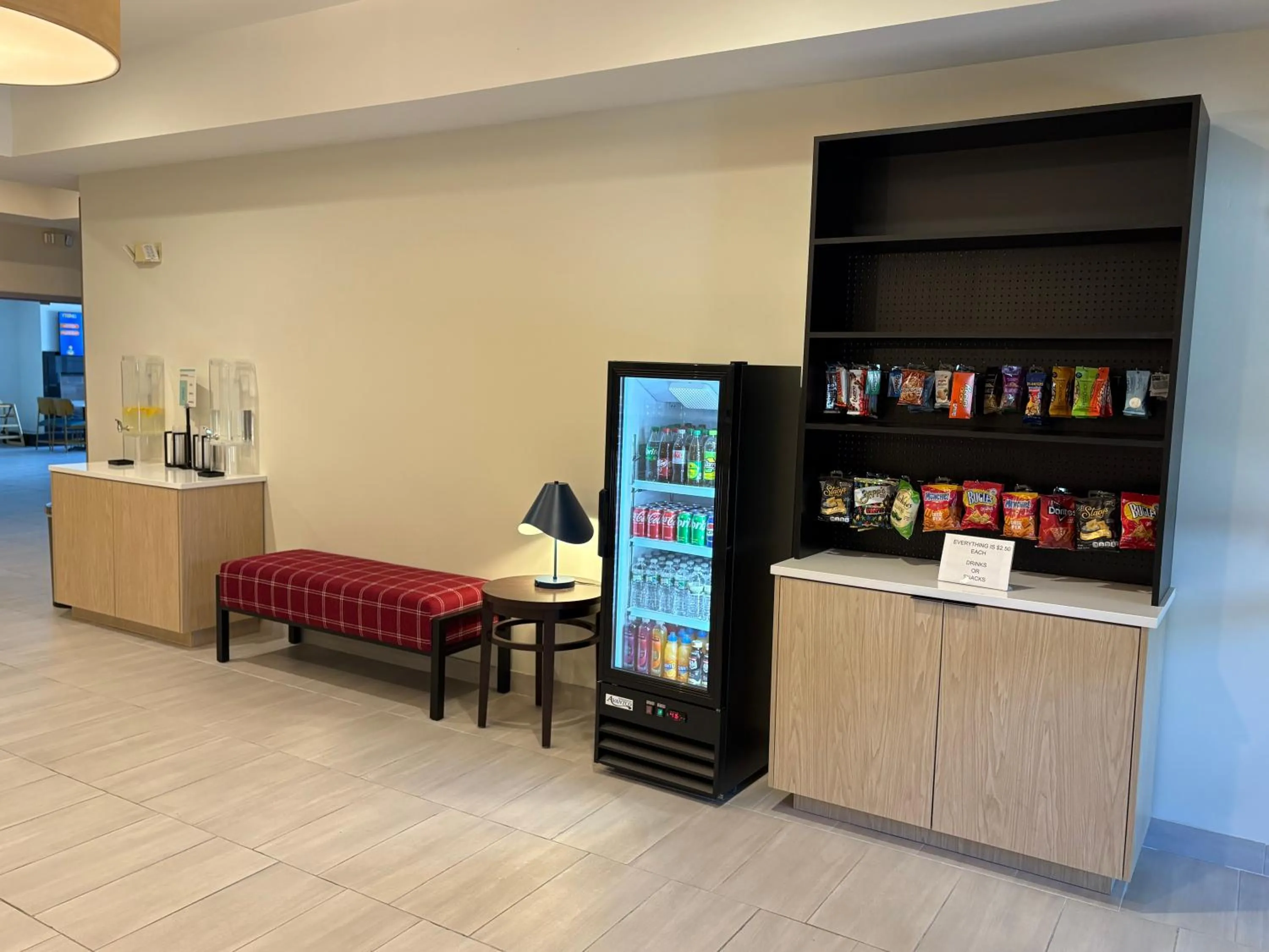 Lobby or reception in Tapa Hotel Inn & Suites