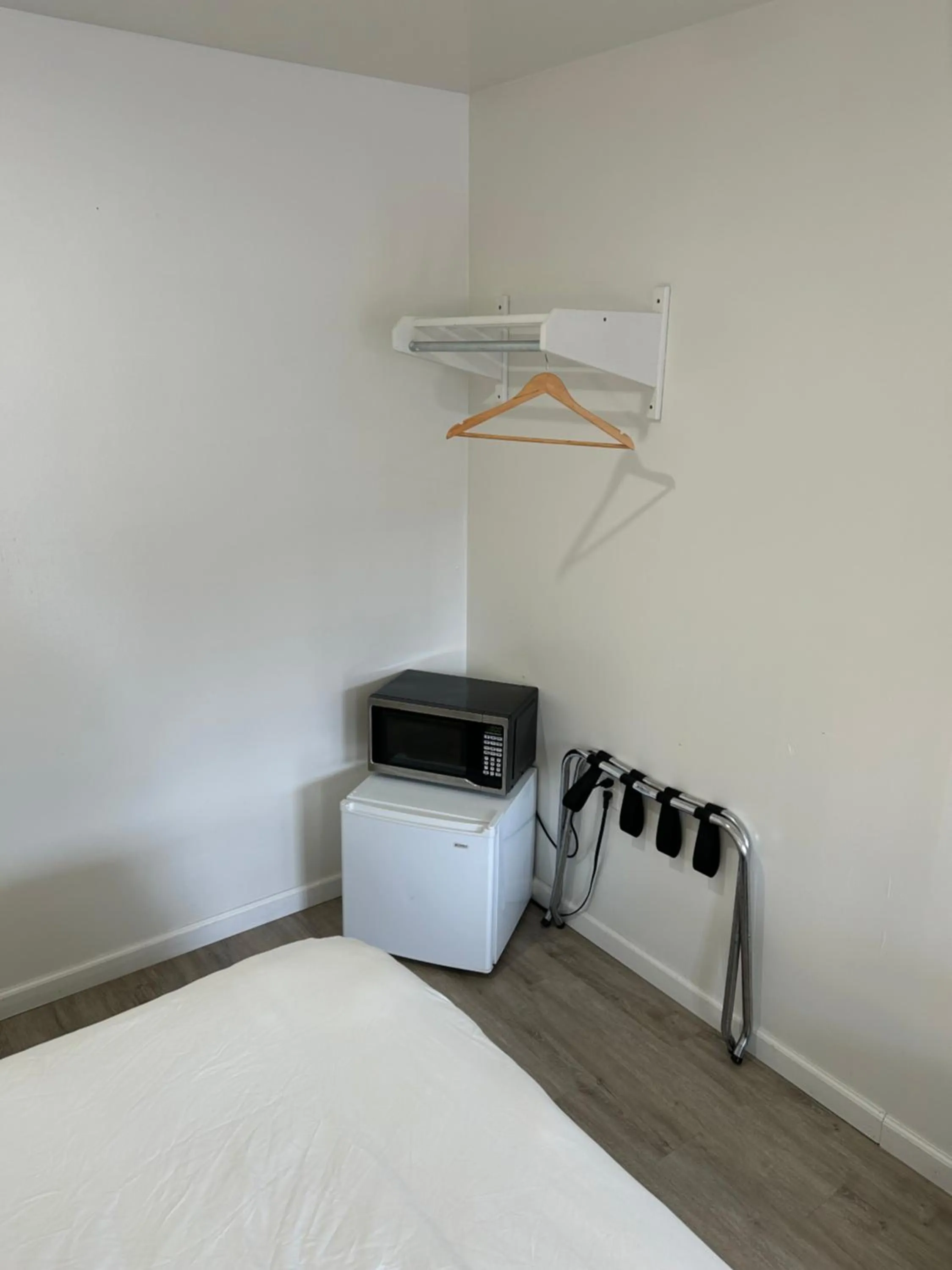 Photo of the whole room in Lake View Inn Lake George