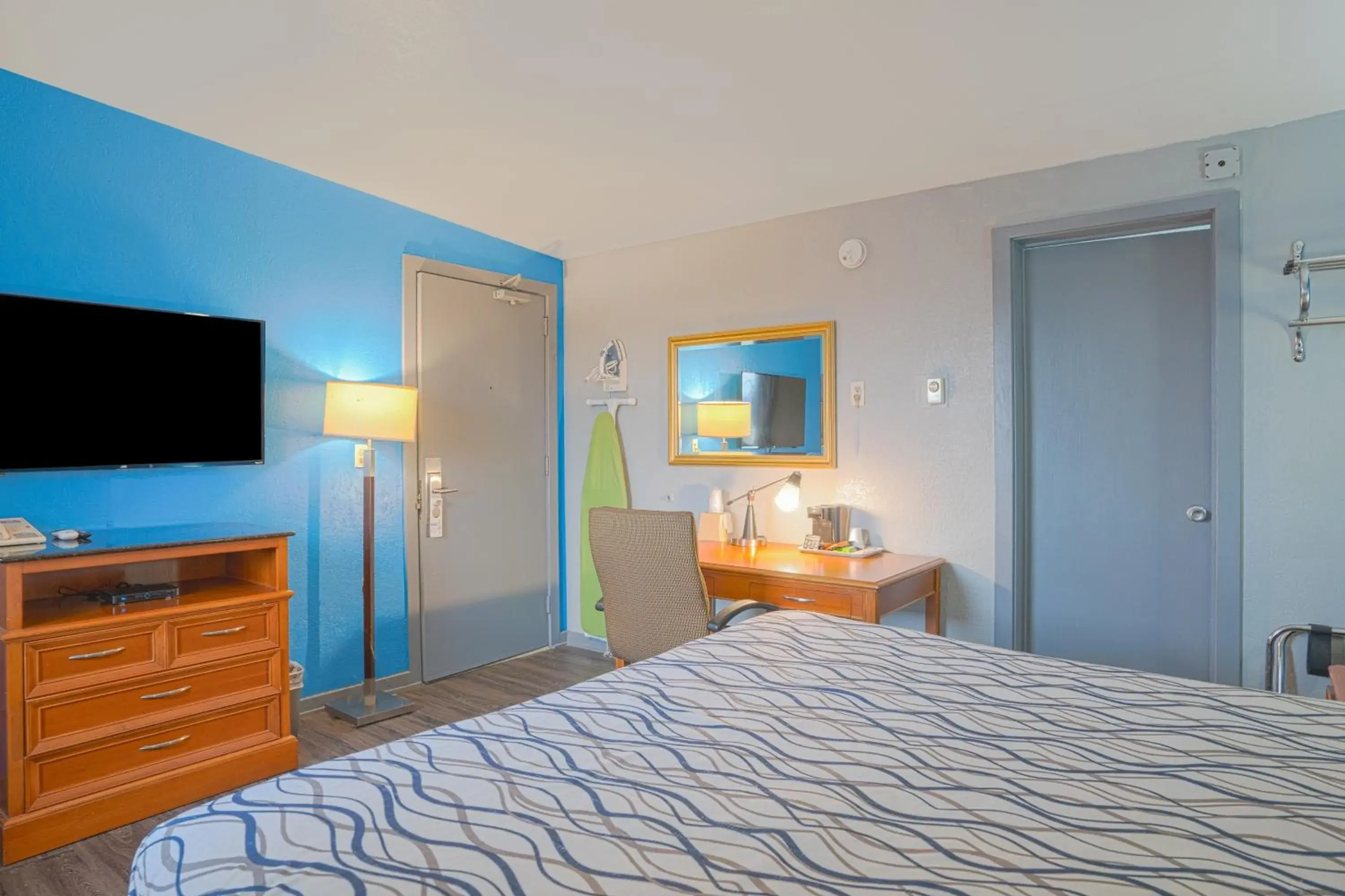 Bedroom, Bed in Executive Inn Owatonna Hwy 35 Bedroom, Bed in Executive Inn Owatonna Hwy 35