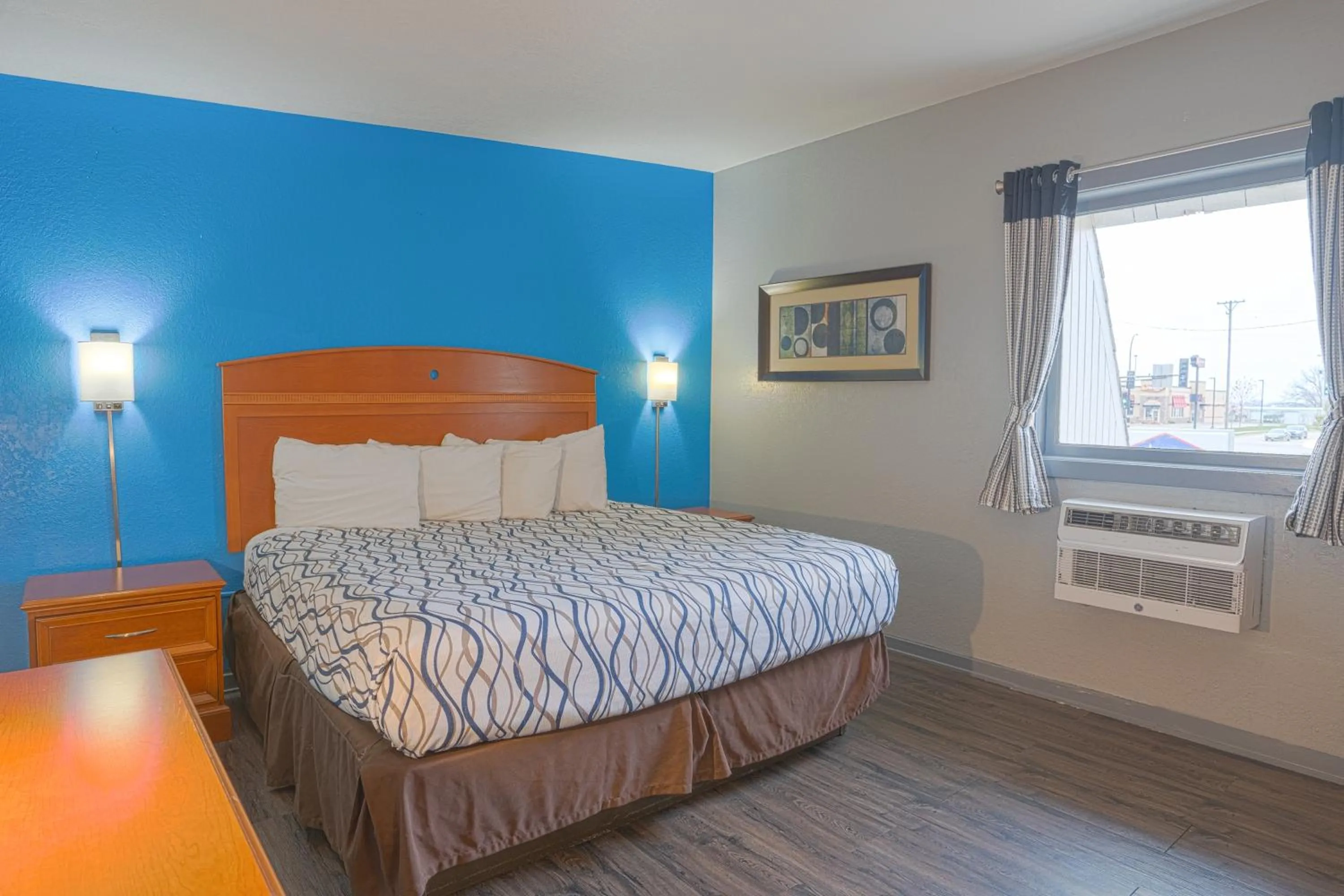 Bedroom, Bed in Executive Inn Owatonna Hwy 35