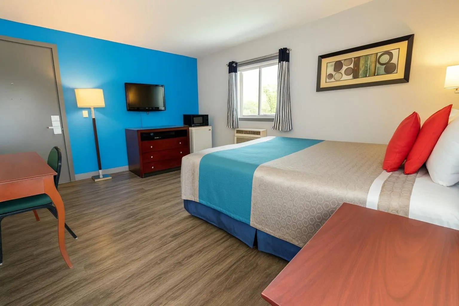 Bedroom, Bed in Executive Inn Owatonna Hwy 35