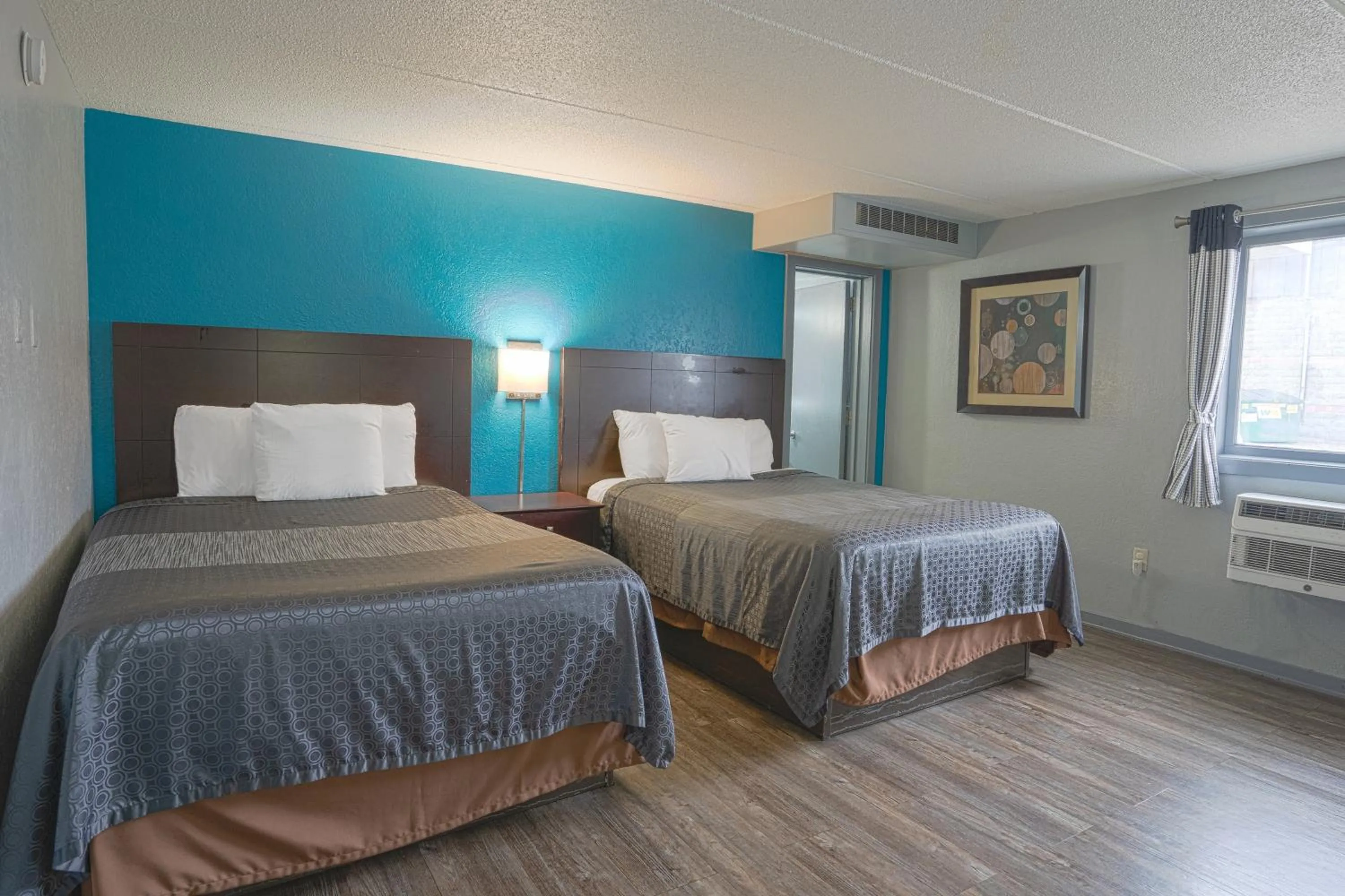 Bedroom, Bed in Executive Inn Owatonna Hwy 35