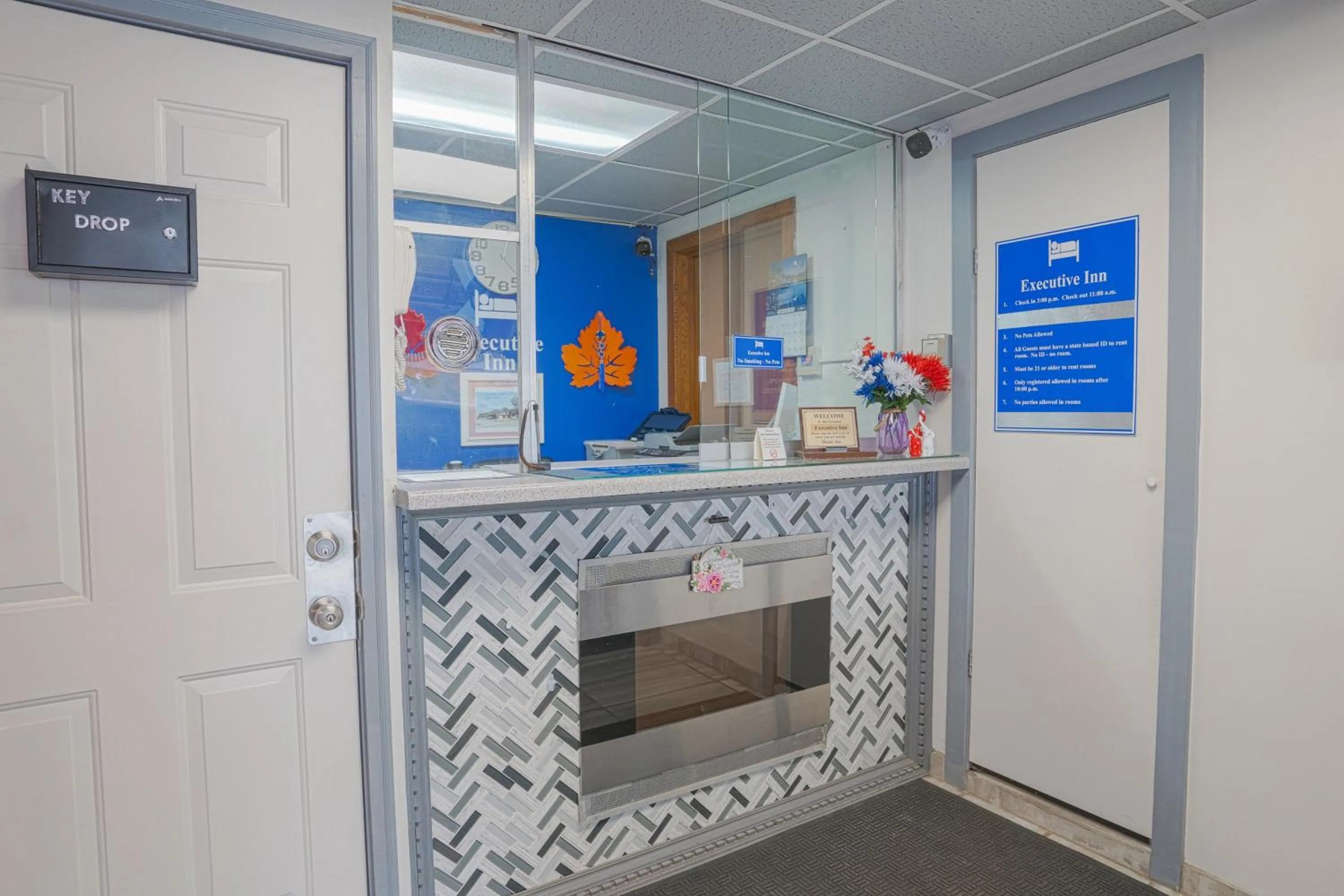 Lobby or reception in Executive Inn Owatonna Hwy 35