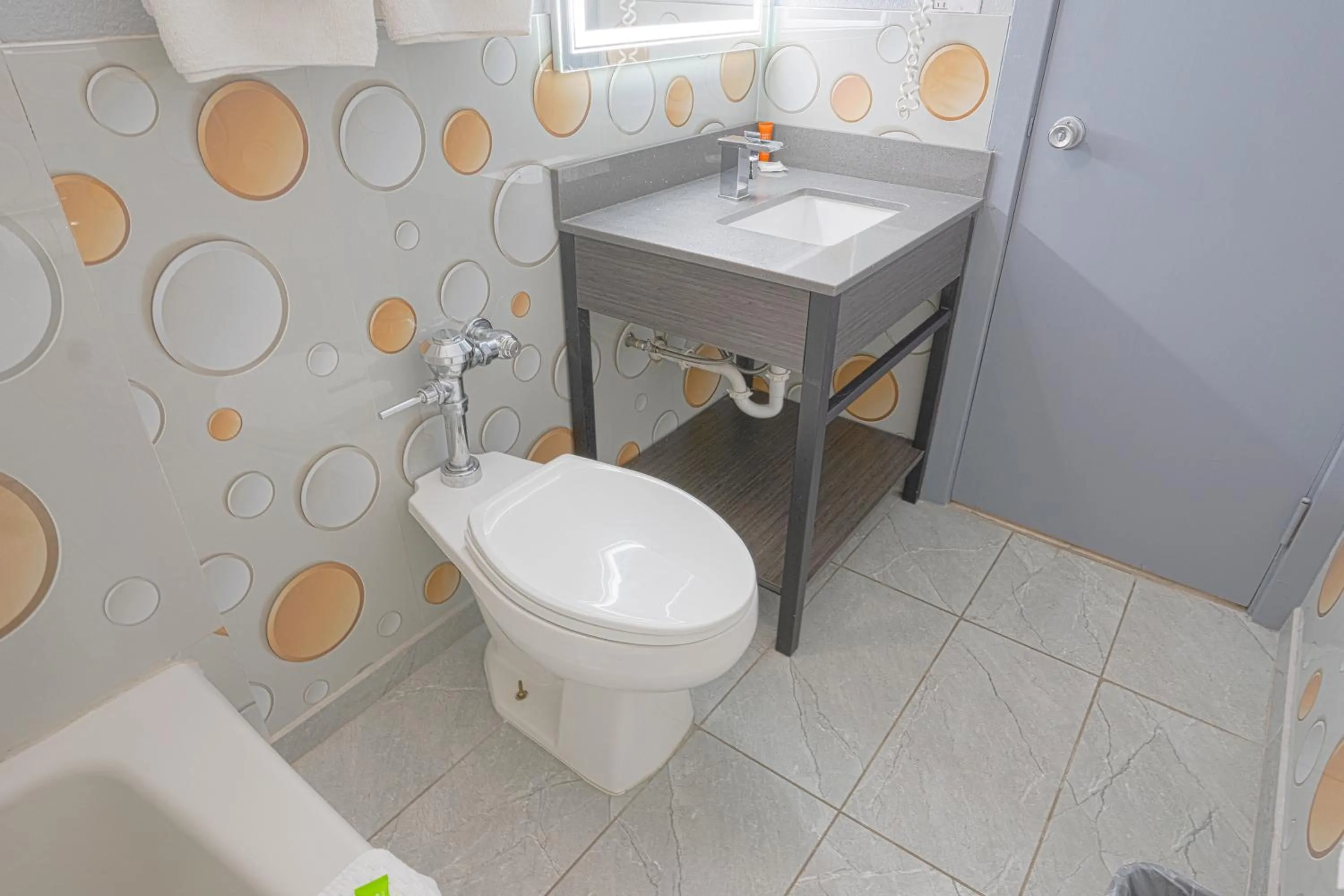 Bathroom in Executive Inn Owatonna Hwy 35