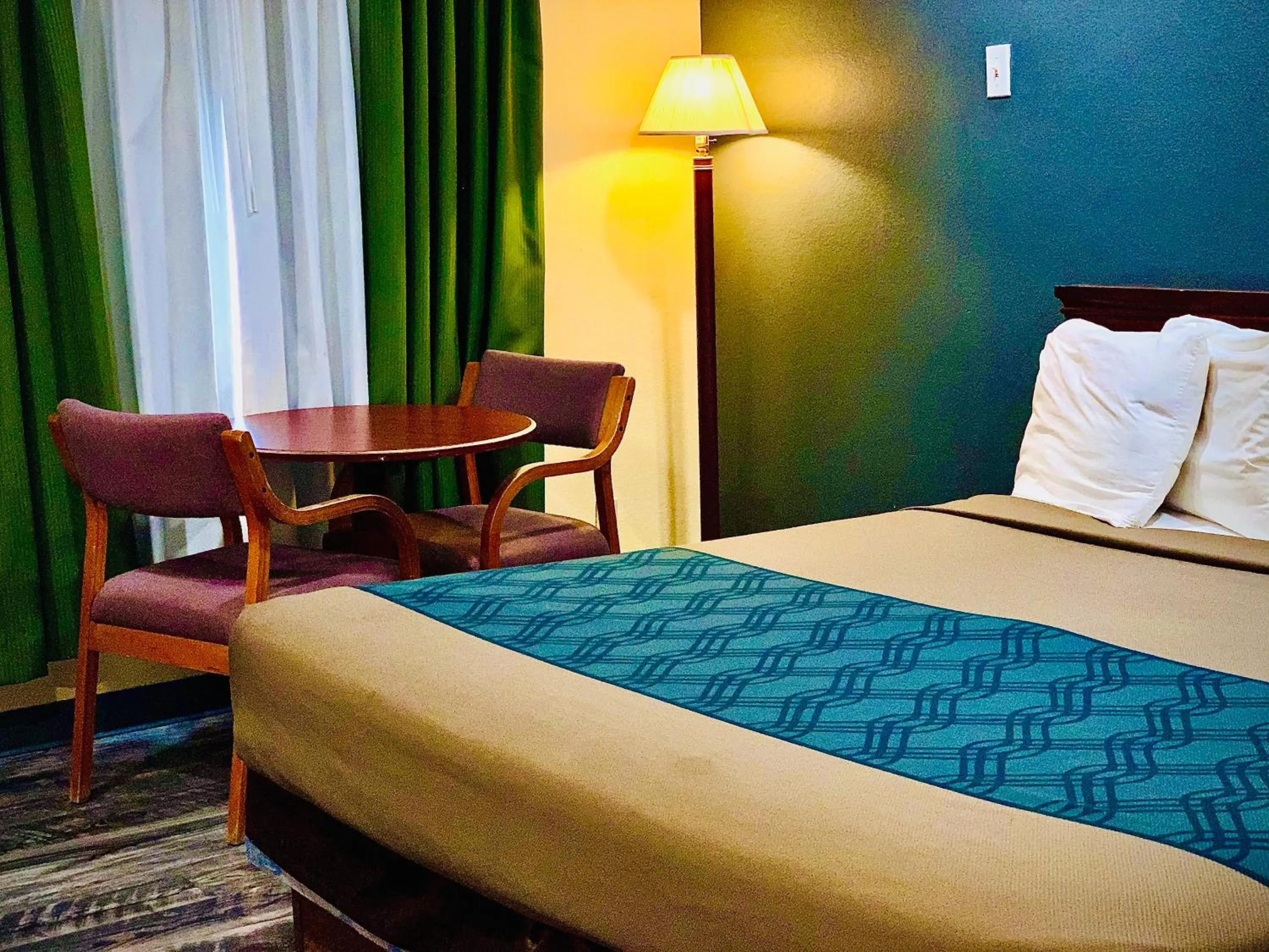 Bed in Rodeway Inn Winslow I-40