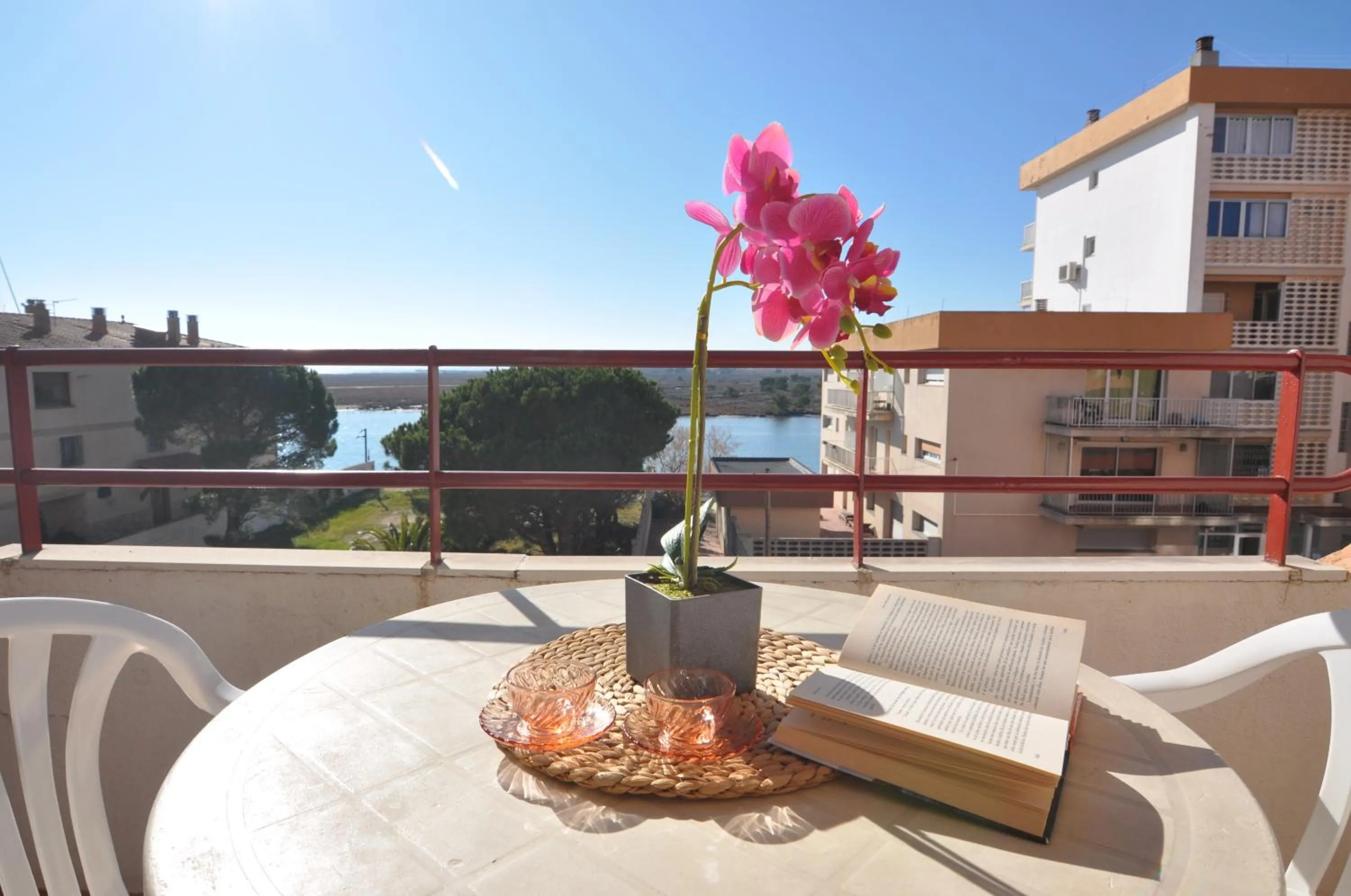 RNET - IR 1-48 - Studios Roses Costa Brava