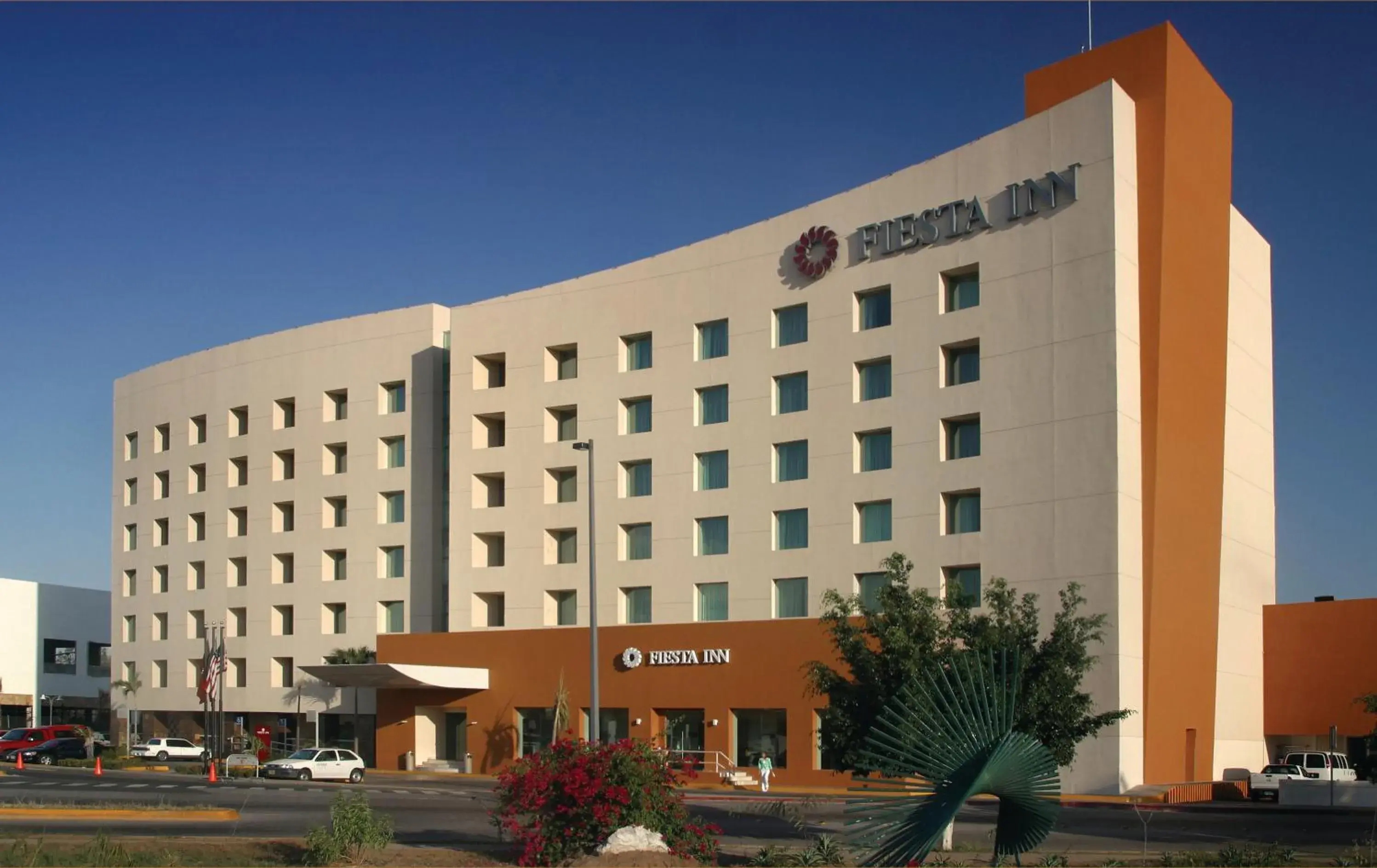 Property building in Fiesta Inn Culiacan Property building in Fiesta Inn Culiacan