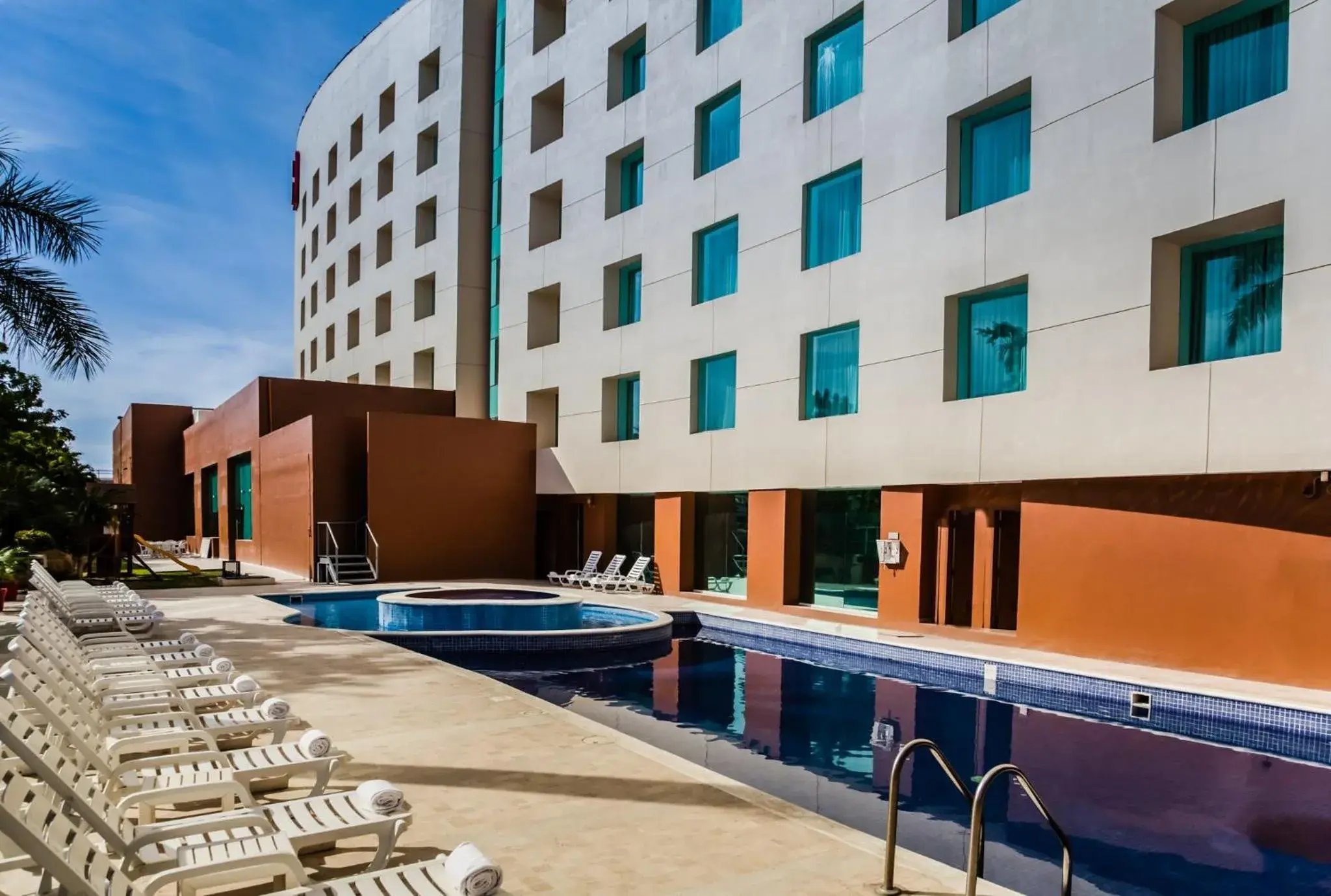Swimming pool in Fiesta Inn Culiacan Swimming pool in Fiesta Inn Culiacan