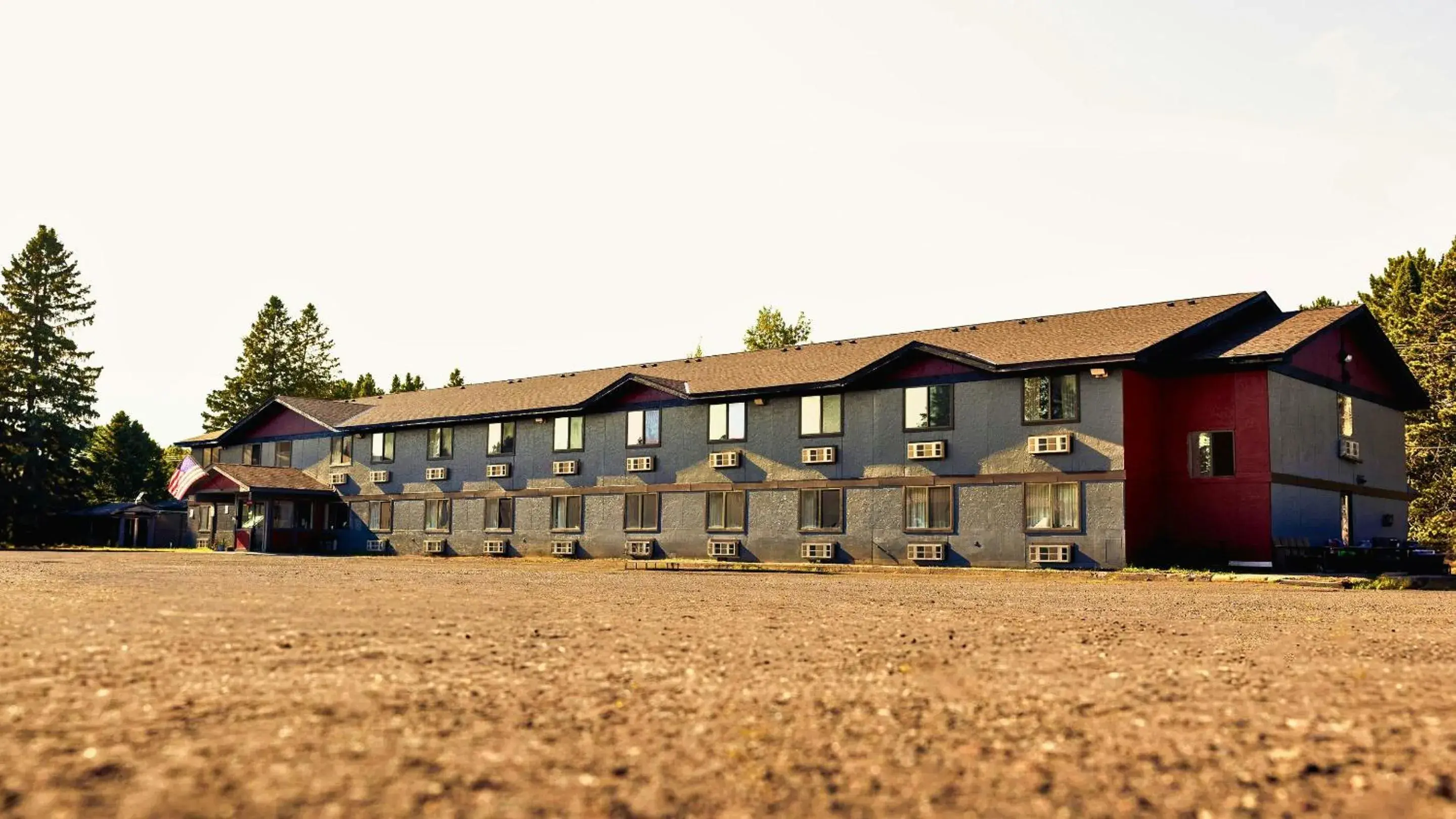 Facade/entrance in Magnuson Hotel Ironwood Facade/entrance in Magnuson Hotel Ironwood
