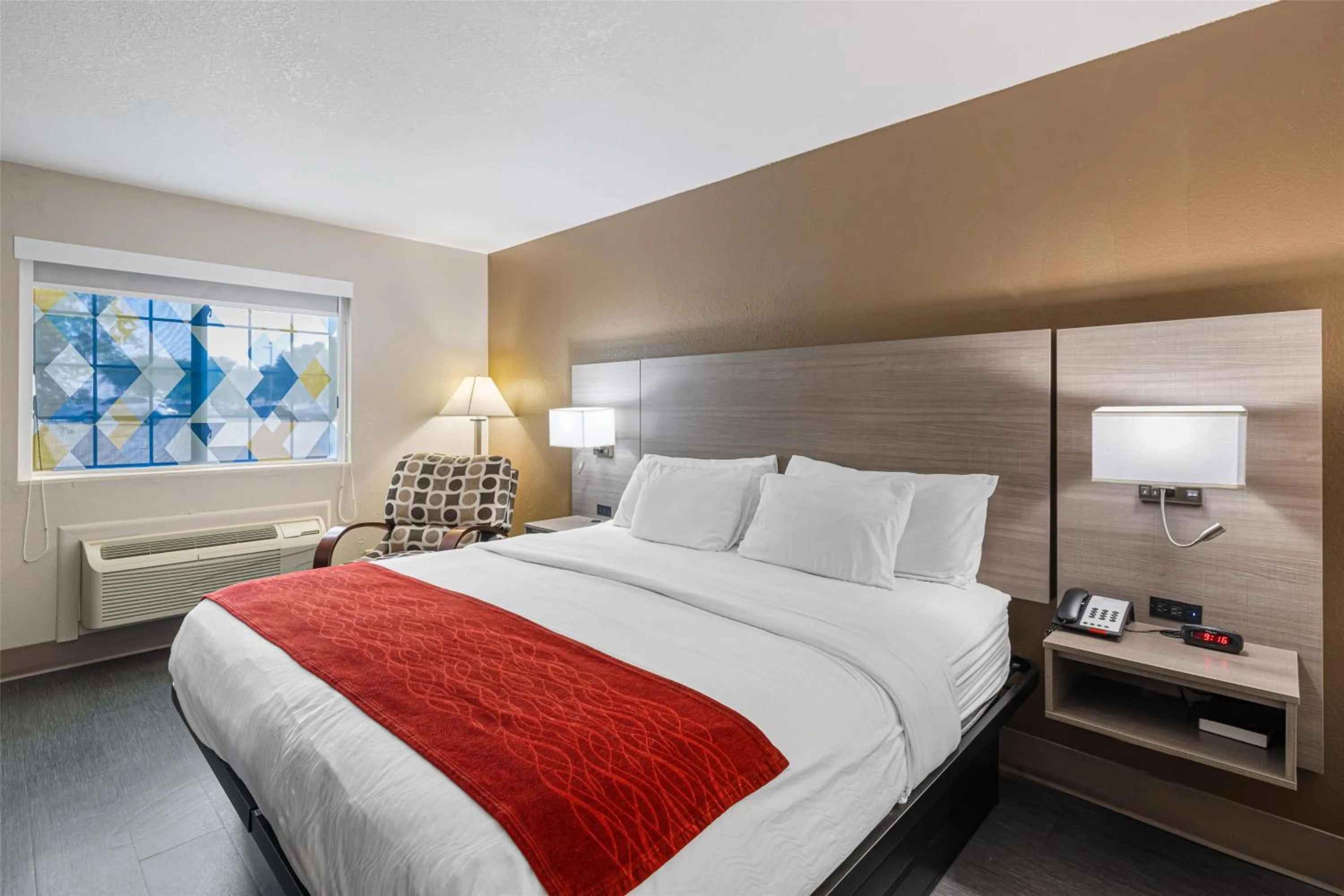 Bedroom, Bed in SureStay Plus Hotel by Best Western Kearney