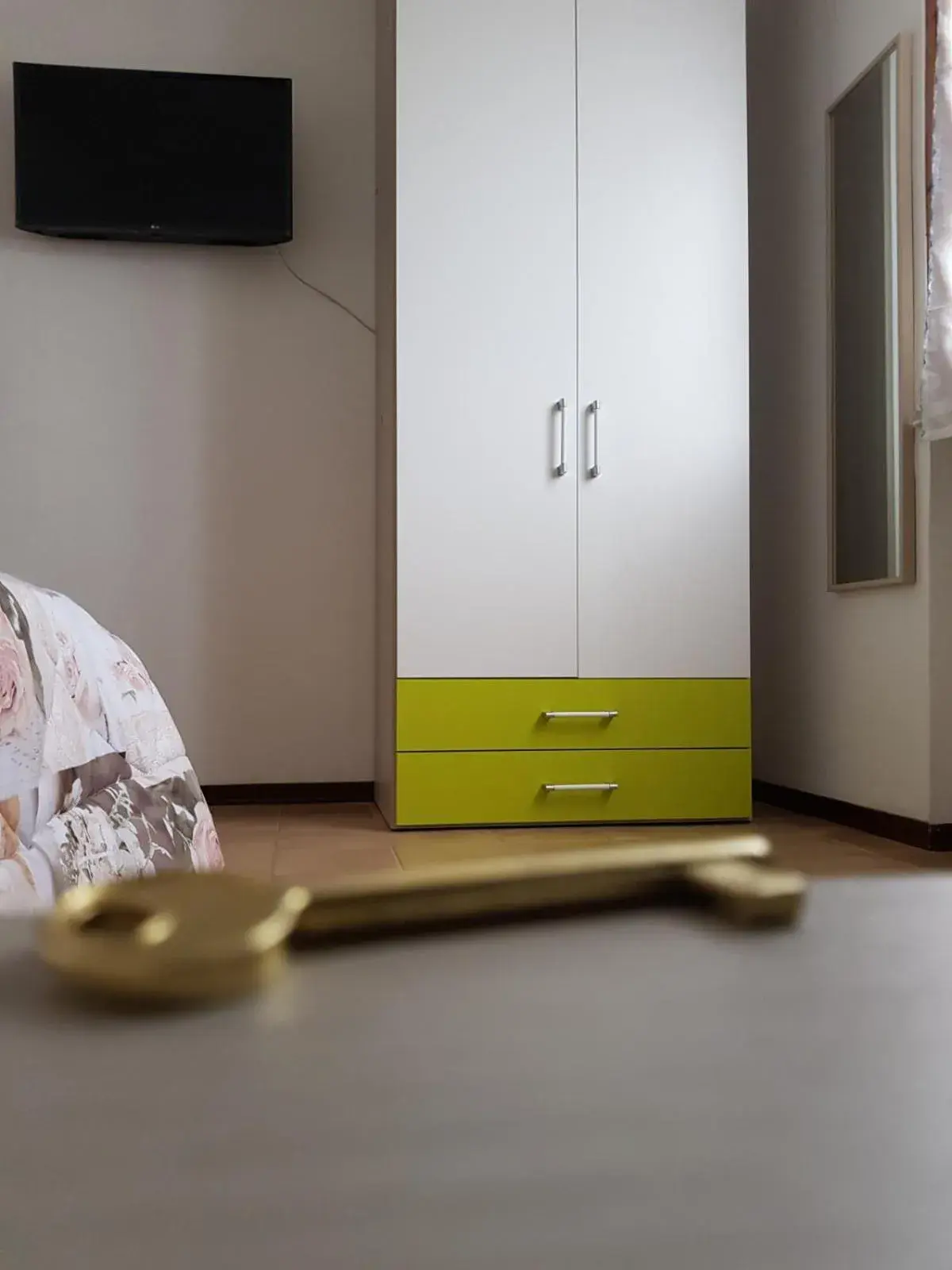 Single Room with Private External Bathroom in MAYFLOWERS B&B Zona Ospedale Cisanello Pisa Single Room with Private External Bathroom in MAYFLOWERS B&B Zona Ospedale Cisanello Pisa