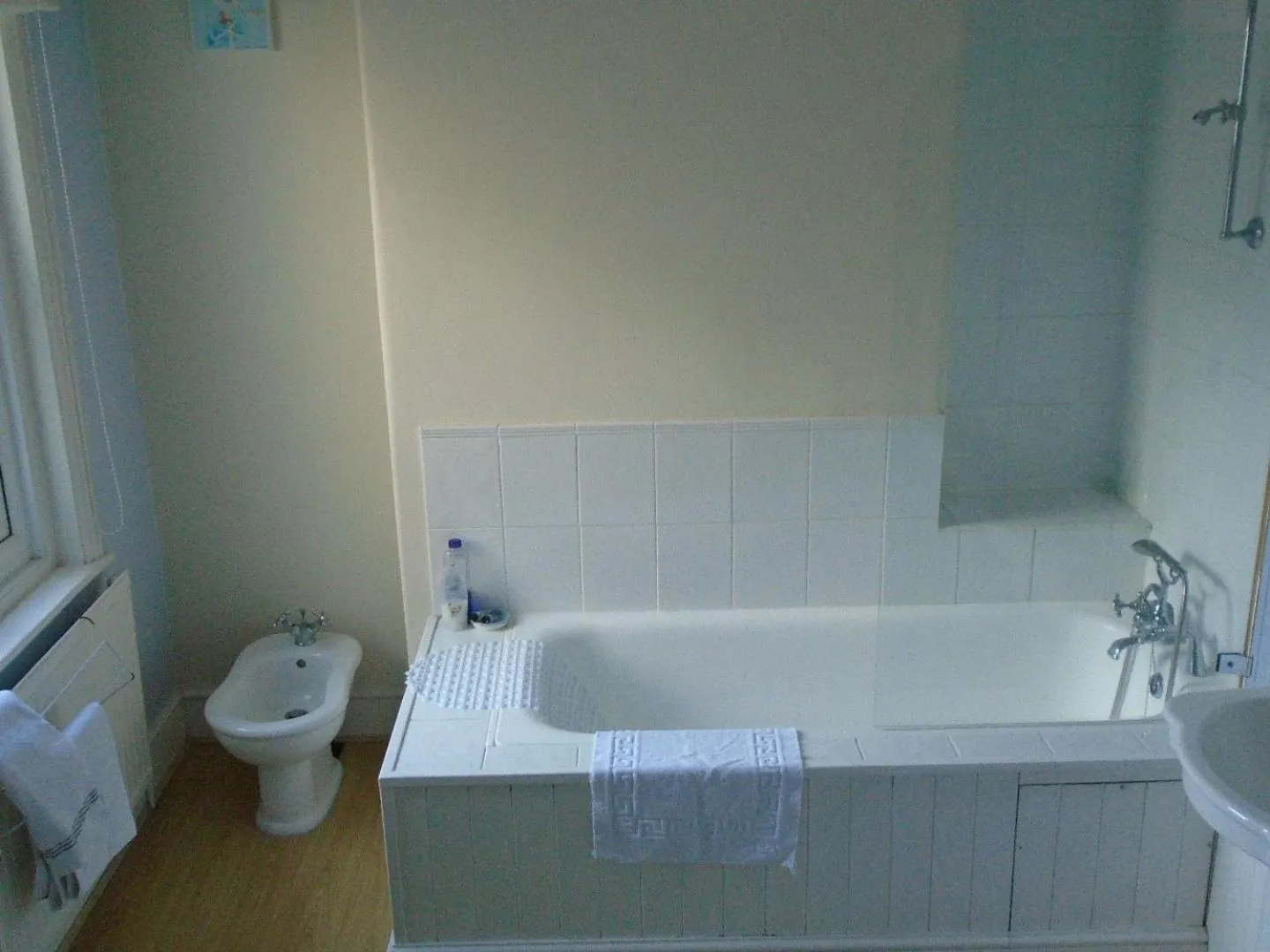 Bathroom in Cherry End Bed and Breakfast