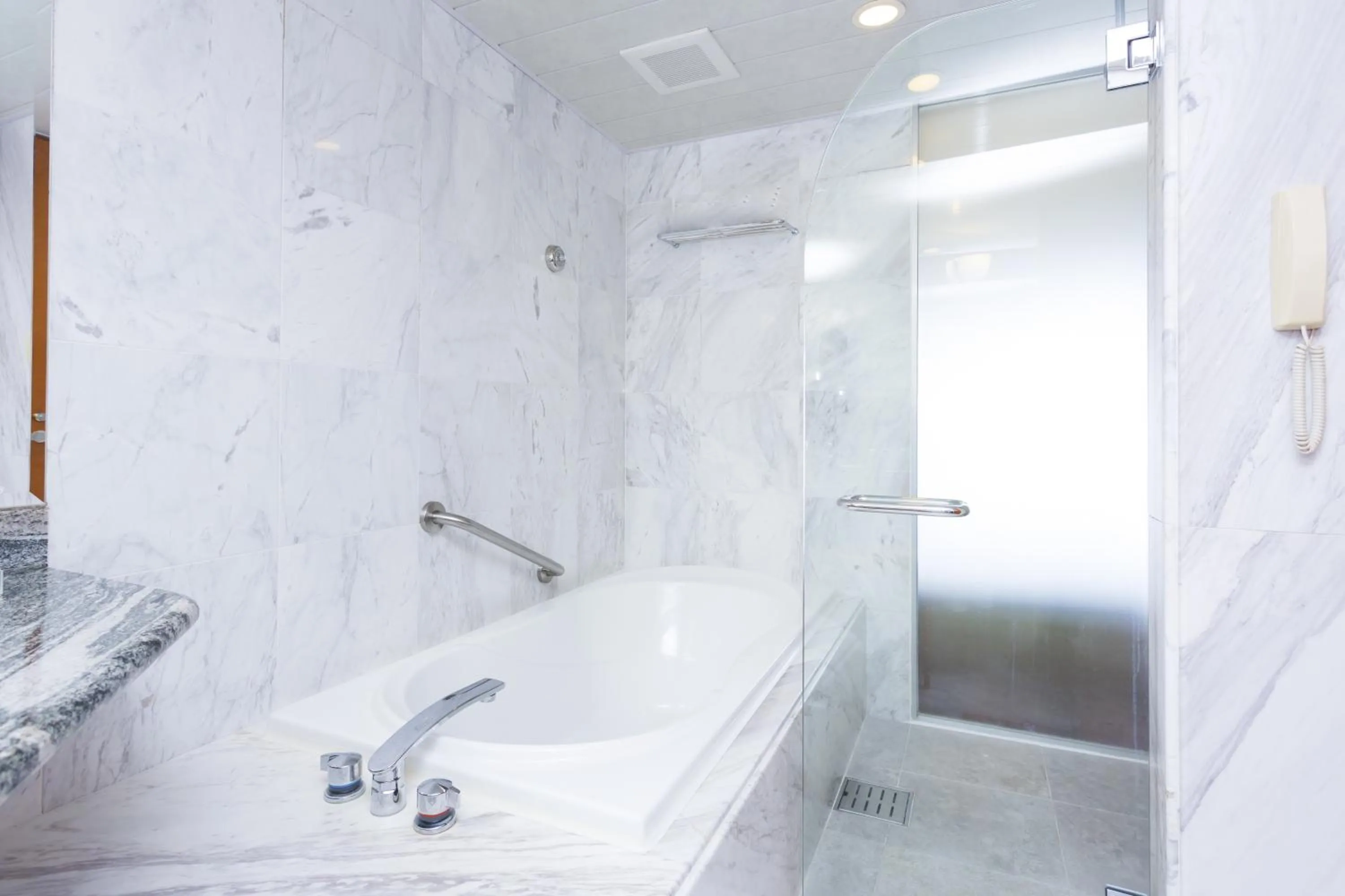 Bathroom in Oriental Hotel Okinawa Resort & Spa