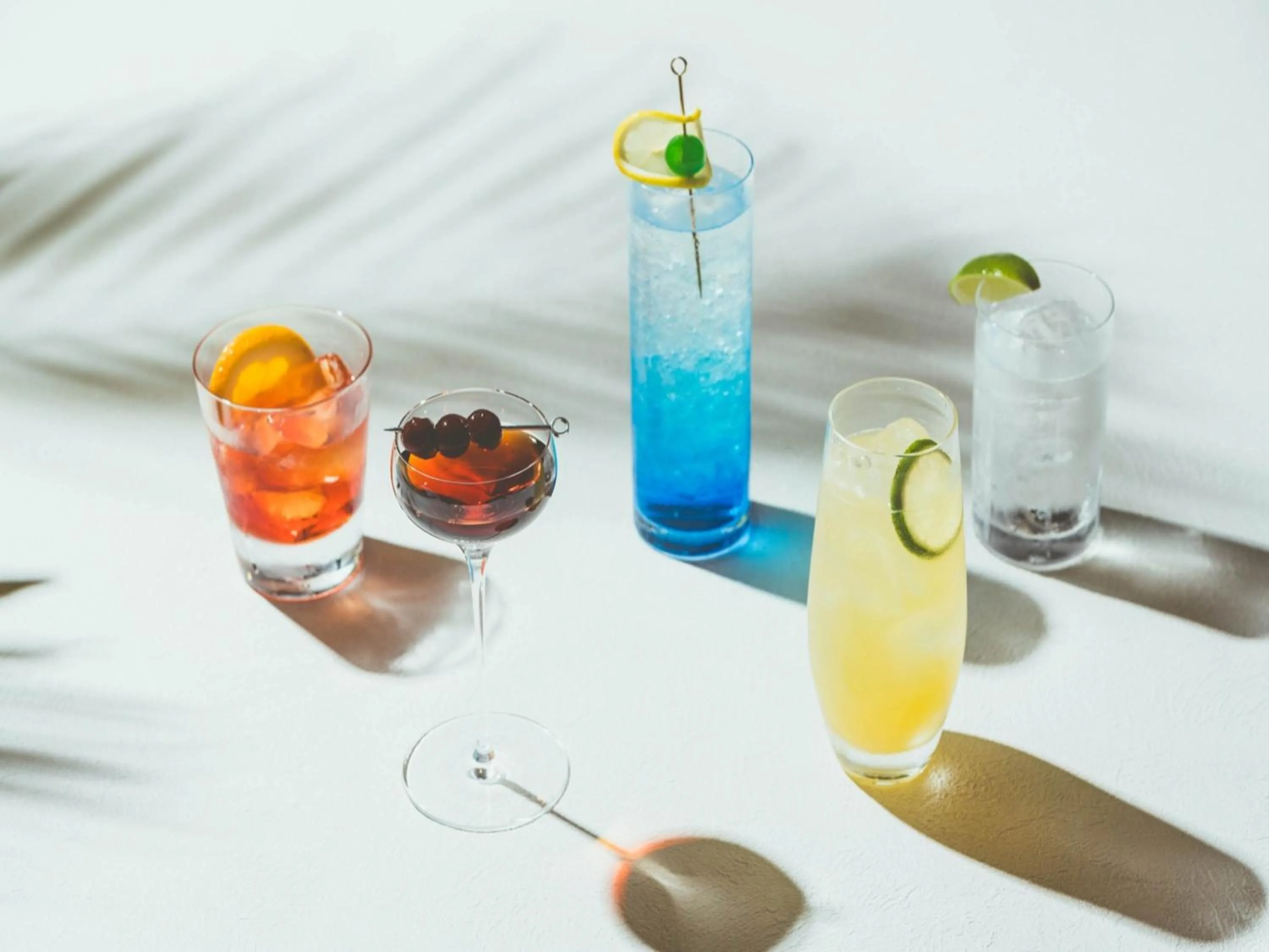 Lounge or bar in Oriental Hotel Okinawa Resort & Spa