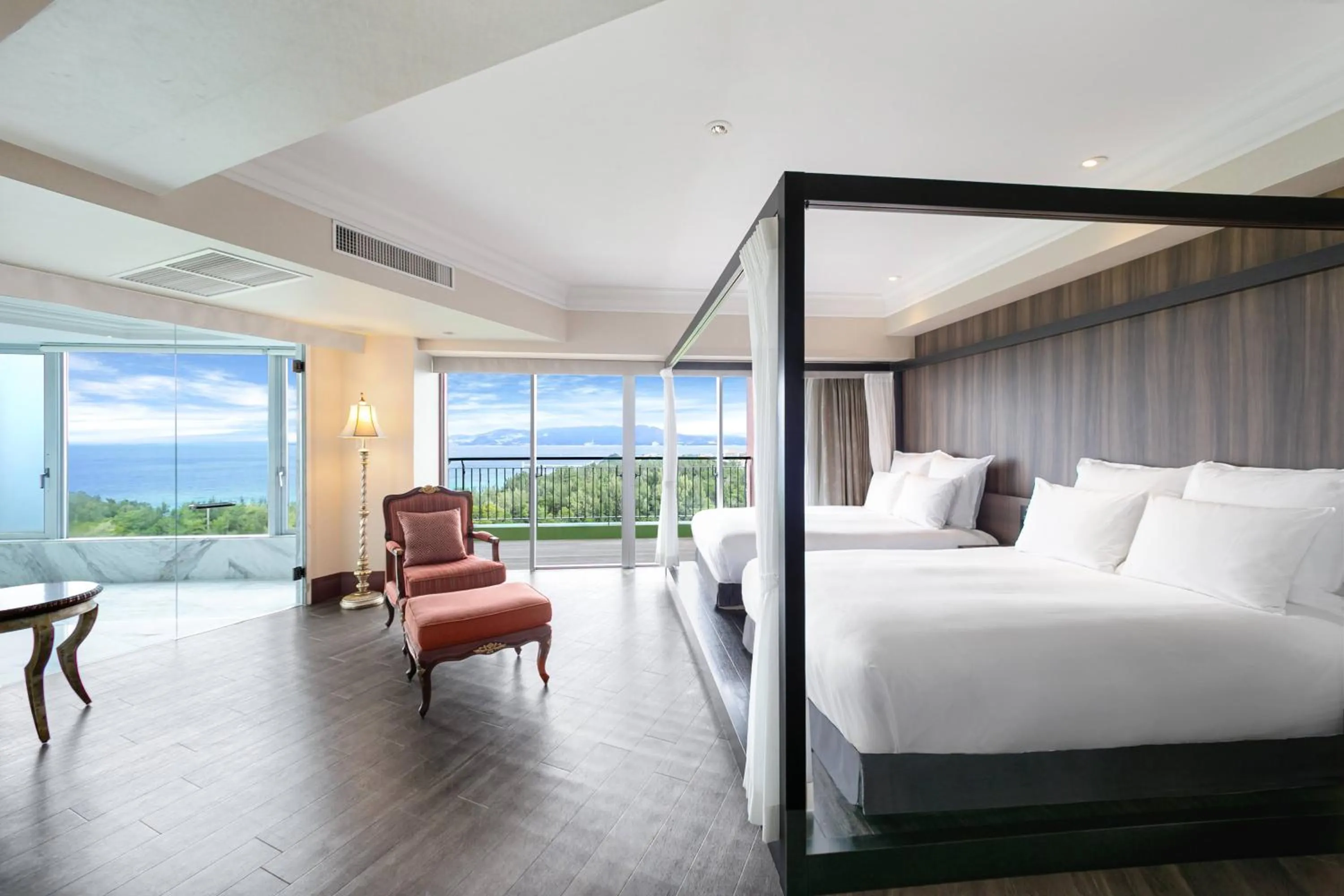 Photo of the whole room, Bed in Oriental Hotel Okinawa Resort & Spa