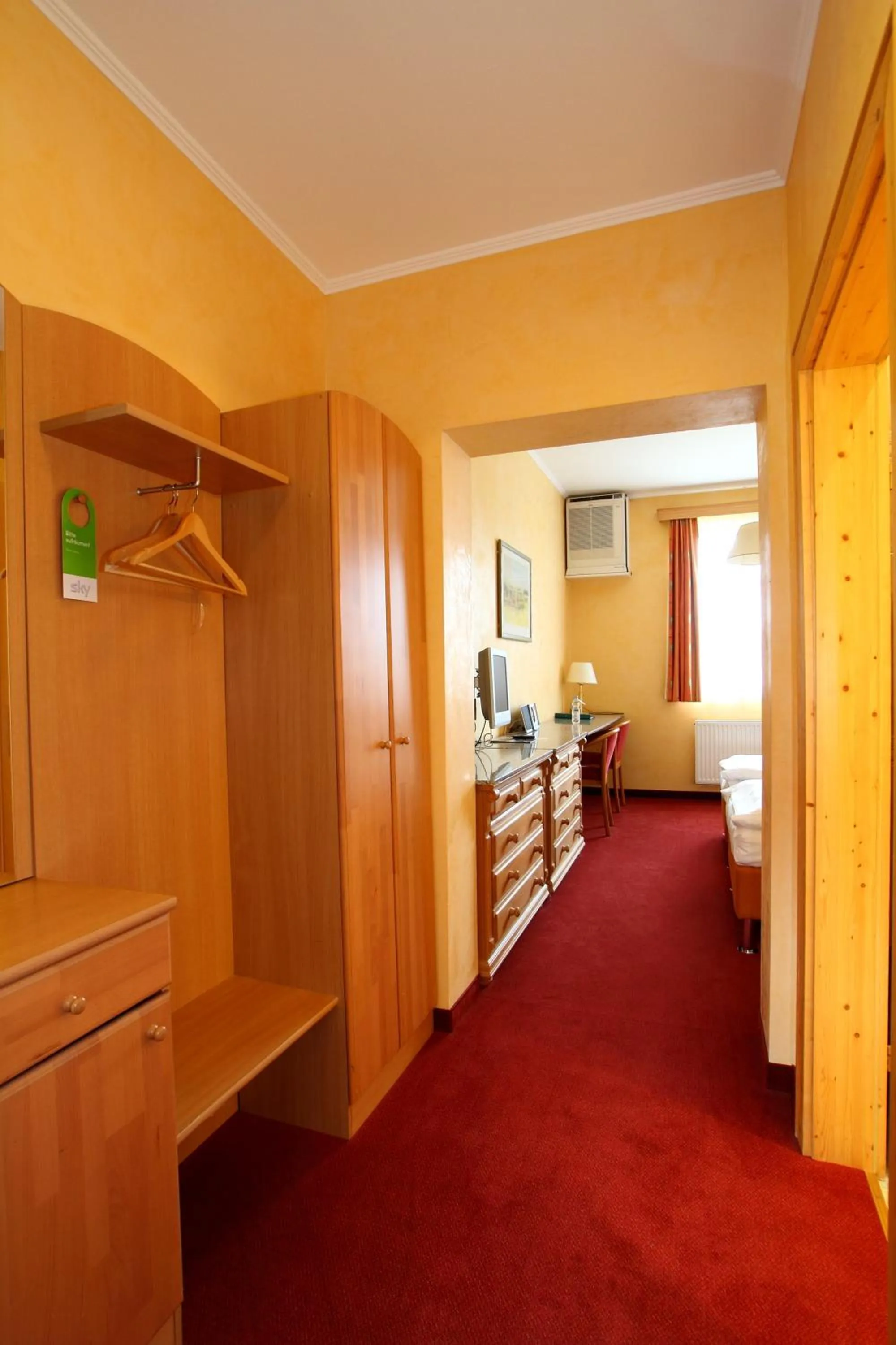 Decorative detail, Bed in Oldtimer Motorhotel Guntramsdorf