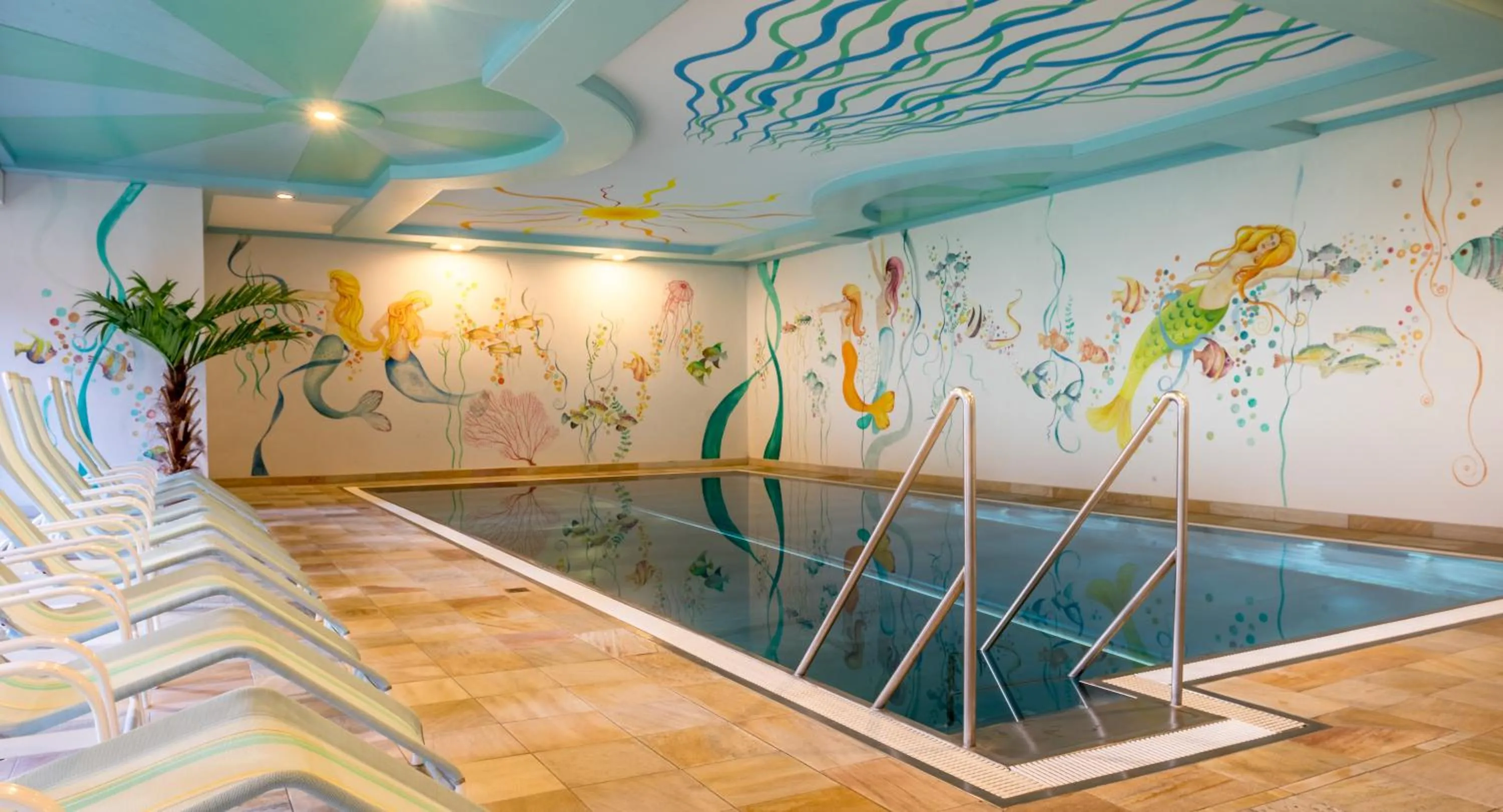 Swimming pool in Hotel Huber Hochland