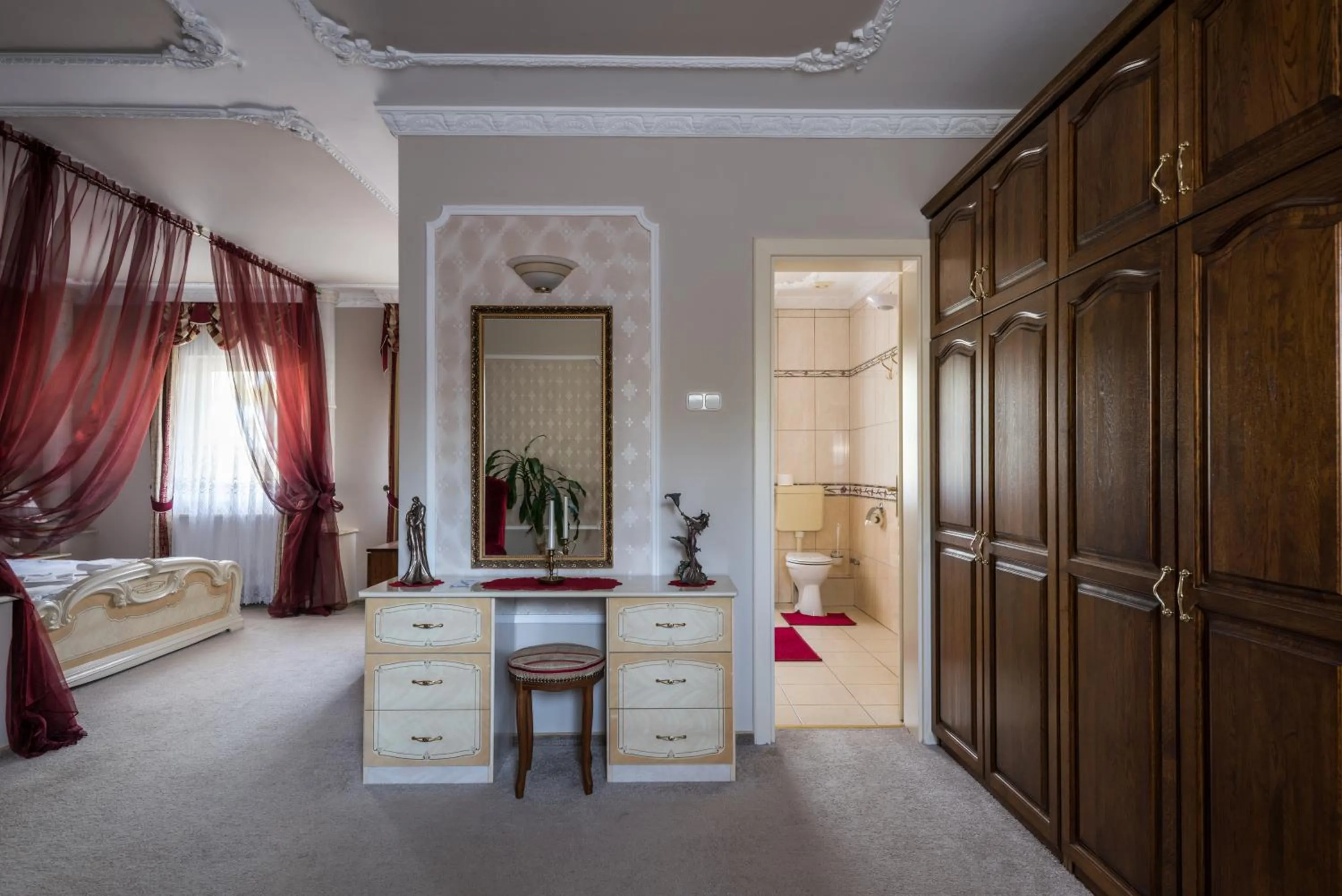 Bed in Hotel Bíbic és Tüskevár Étterem és Horgásztó