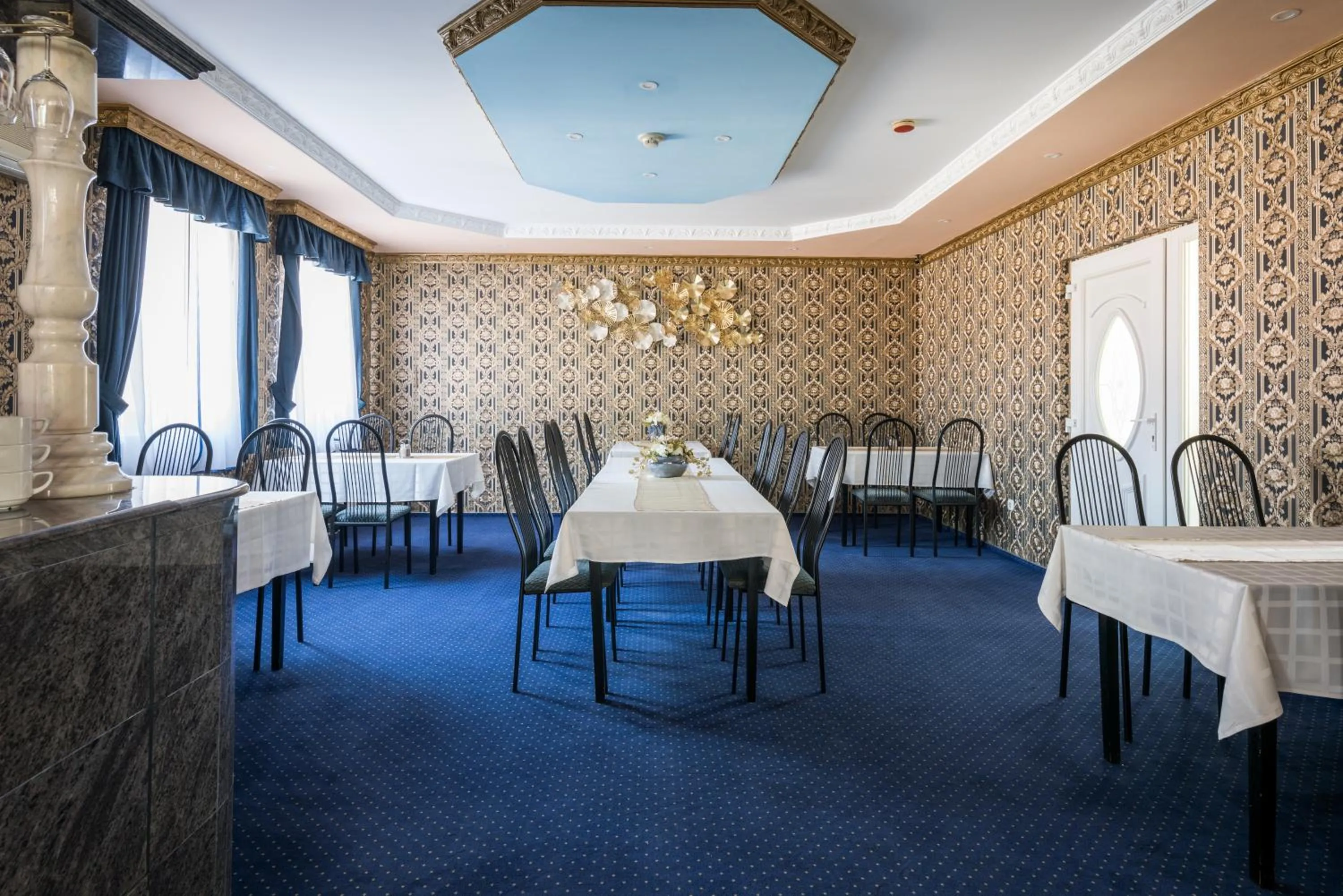 Restaurant/places to eat in Hotel Bíbic és Tüskevár Étterem és Horgásztó