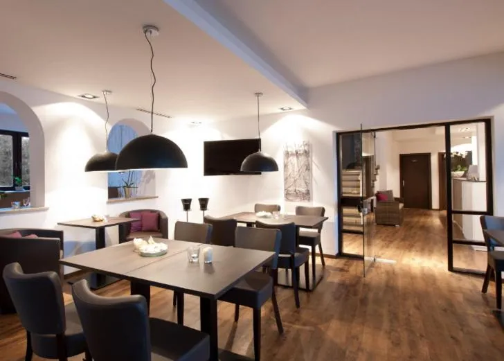 Restaurant/places to eat in Hotel Seeluna am Klostersee