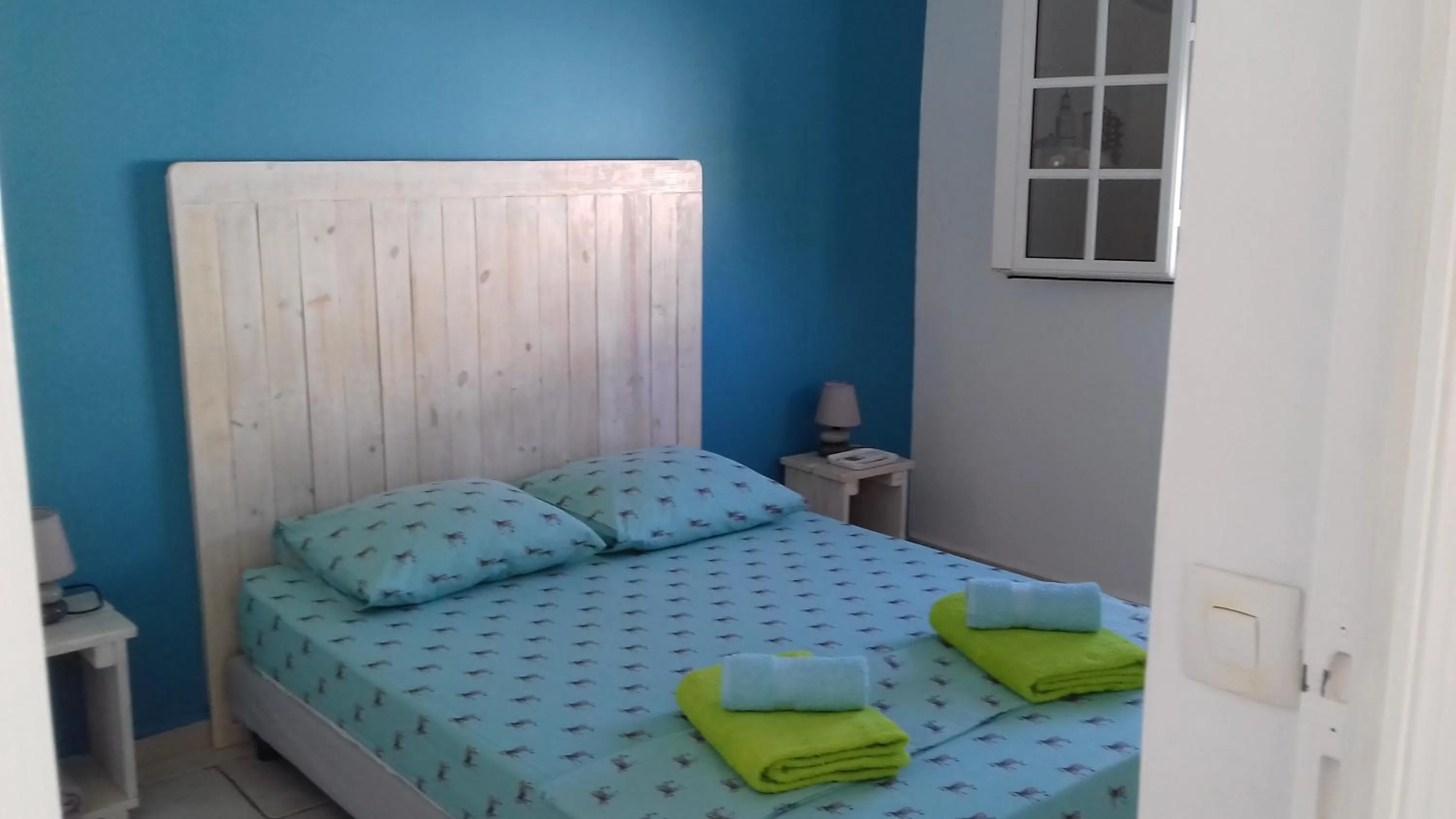 Bedroom, Bed in Ilet Blanc