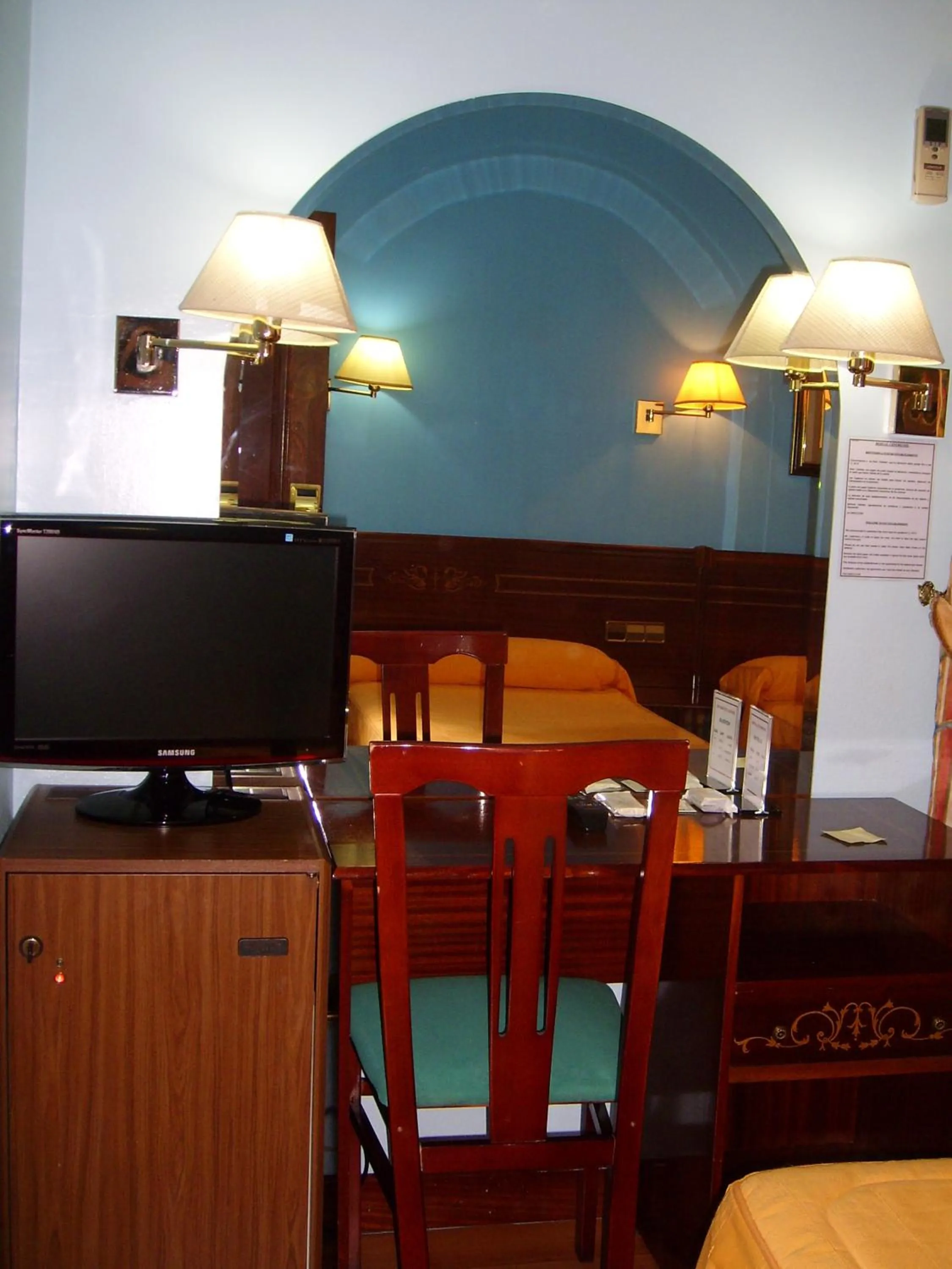 Decorative detail in Hostal Centro Sol Madrid