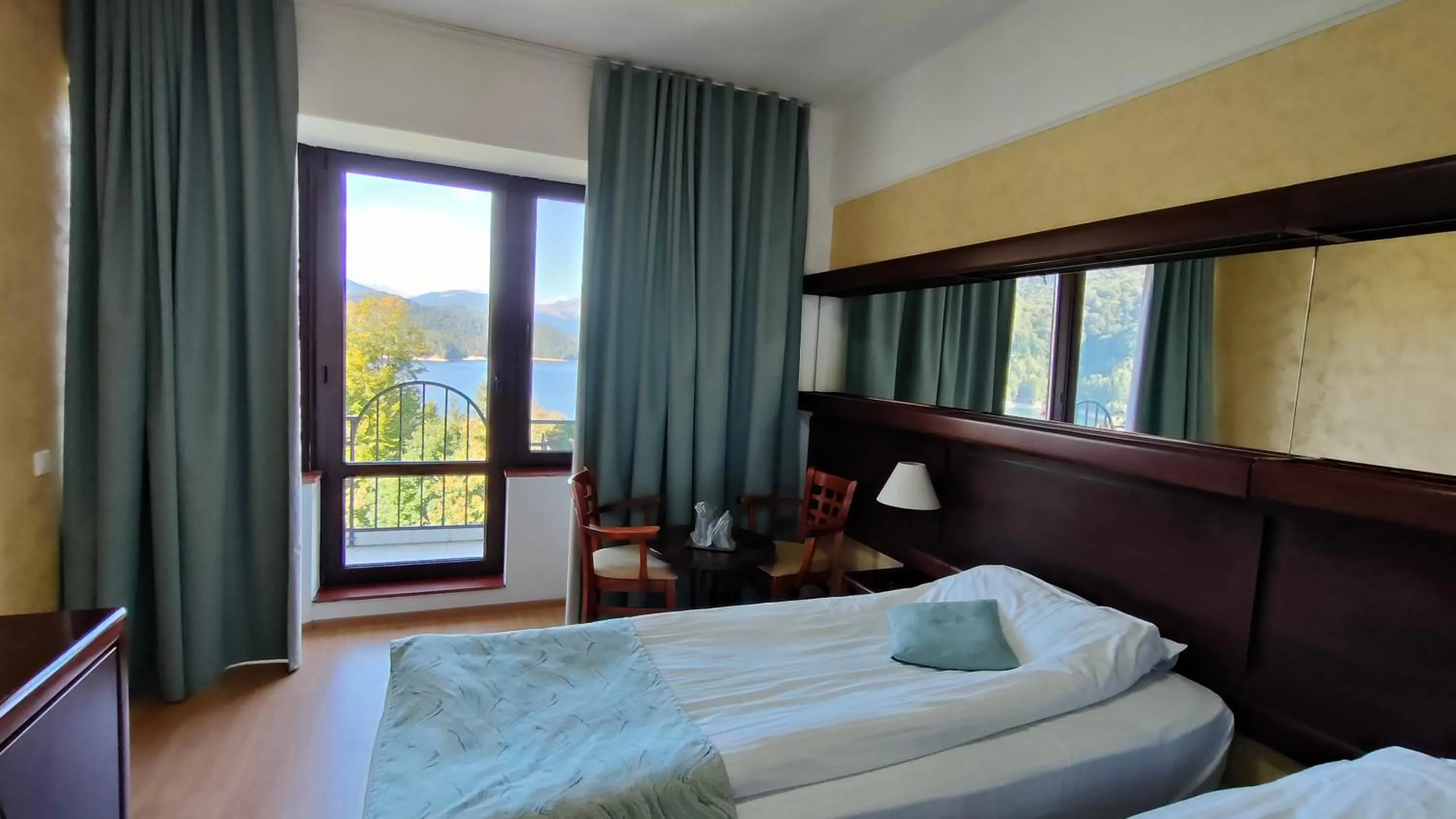 Photo of the whole room in Hotel Valea cu Pesti