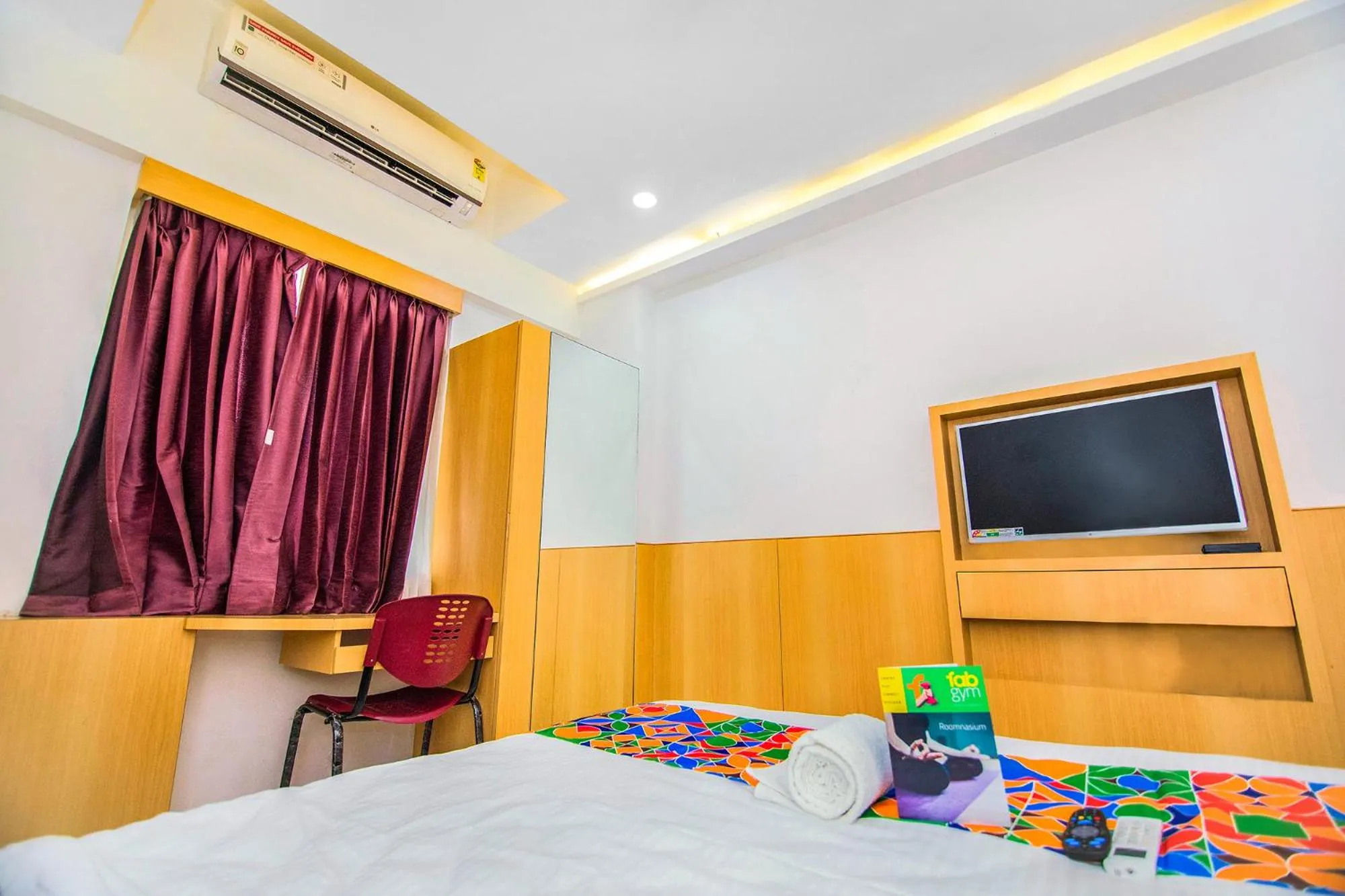 Bedroom, Bed in FabExpress Picnic Plaza Mylapore