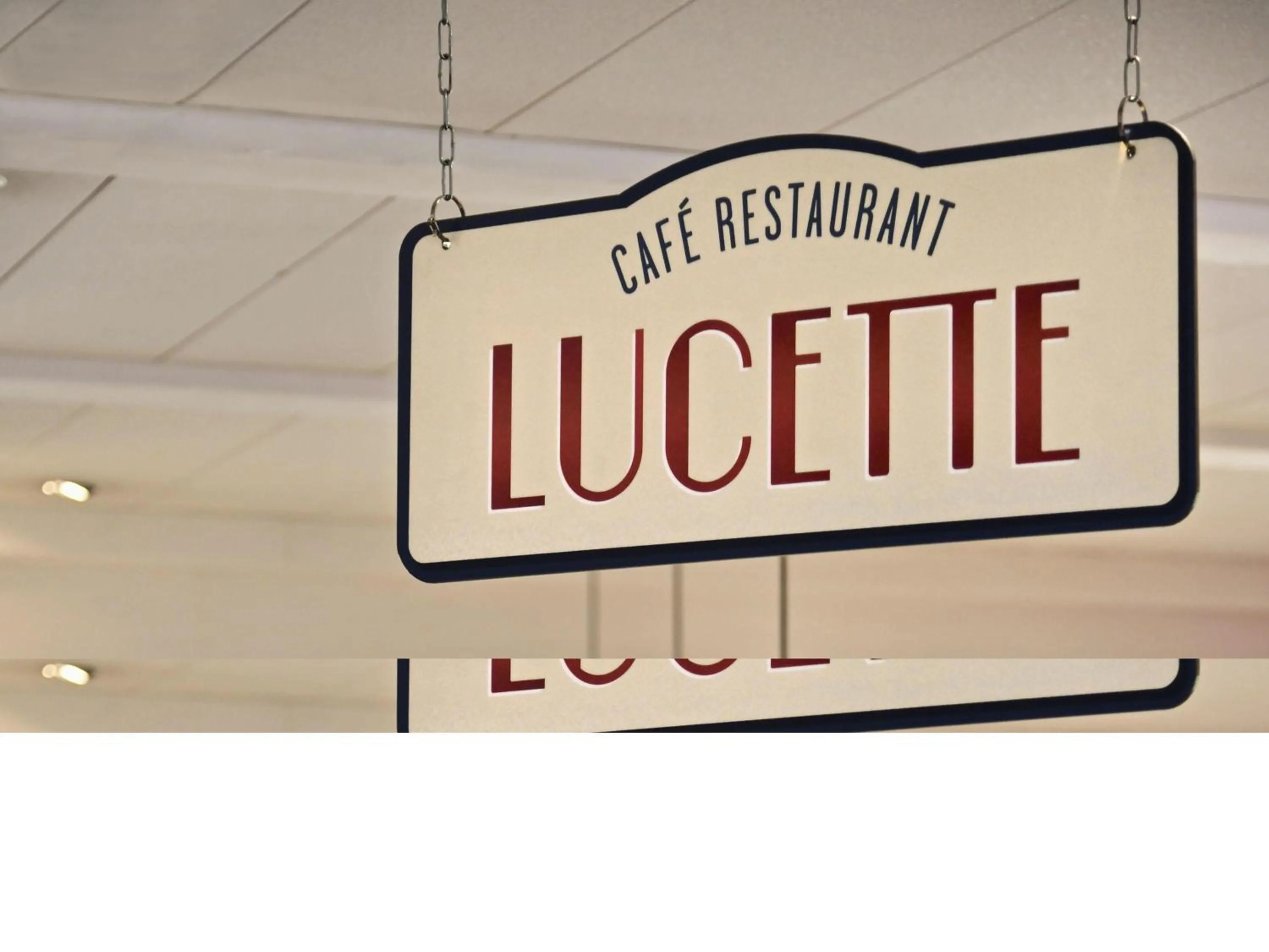 Lounge or bar in Ibis Nantes la Beaujoire Parc Expo