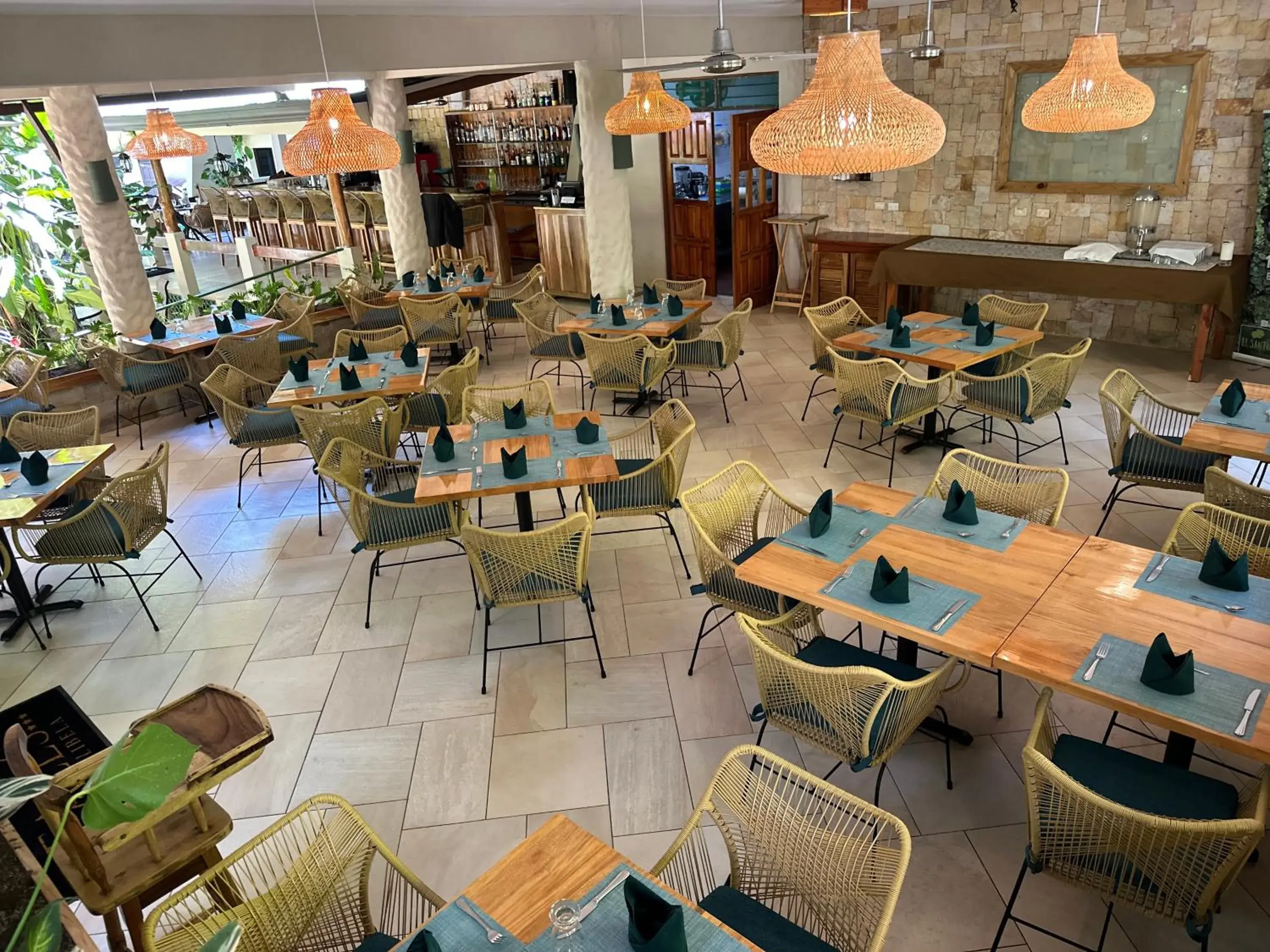 Restaurant/places to eat in The Falls at Manuel Antonio Restaurant/places to eat in The Falls at Manuel Antonio