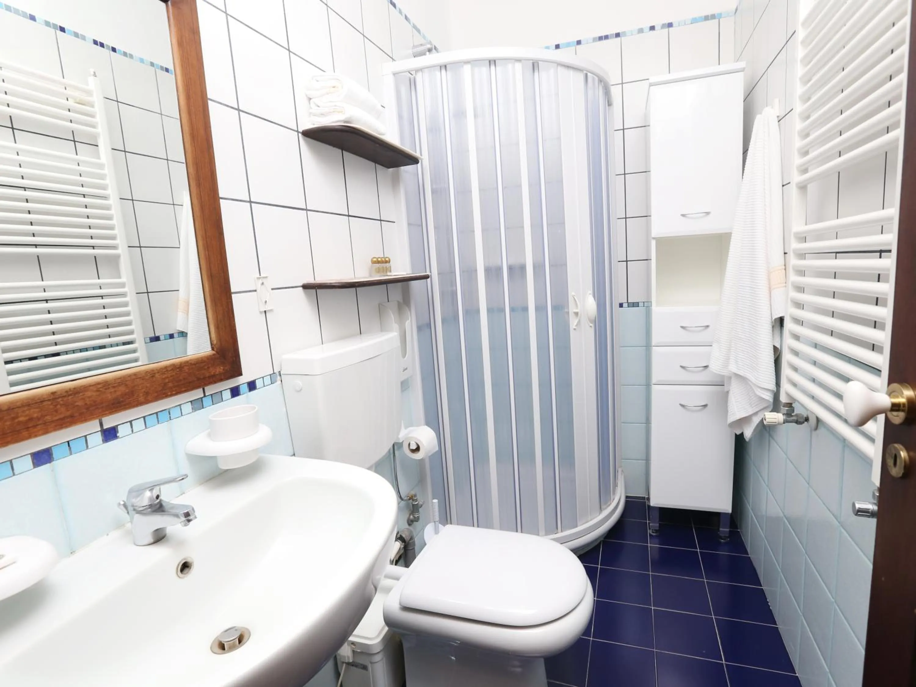 Shower in Santa Lucia 50