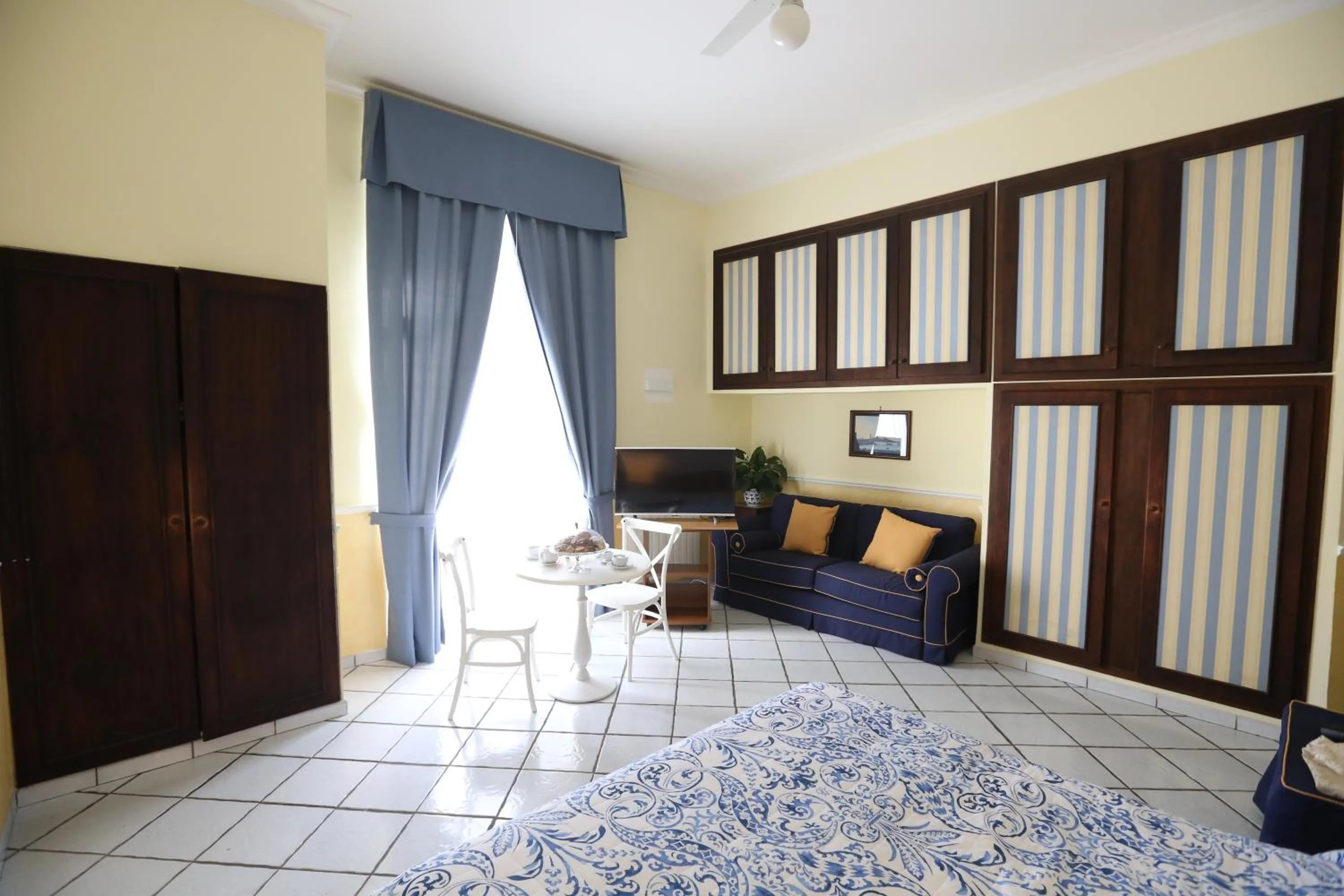 Seating area, Bed in Santa Lucia 50