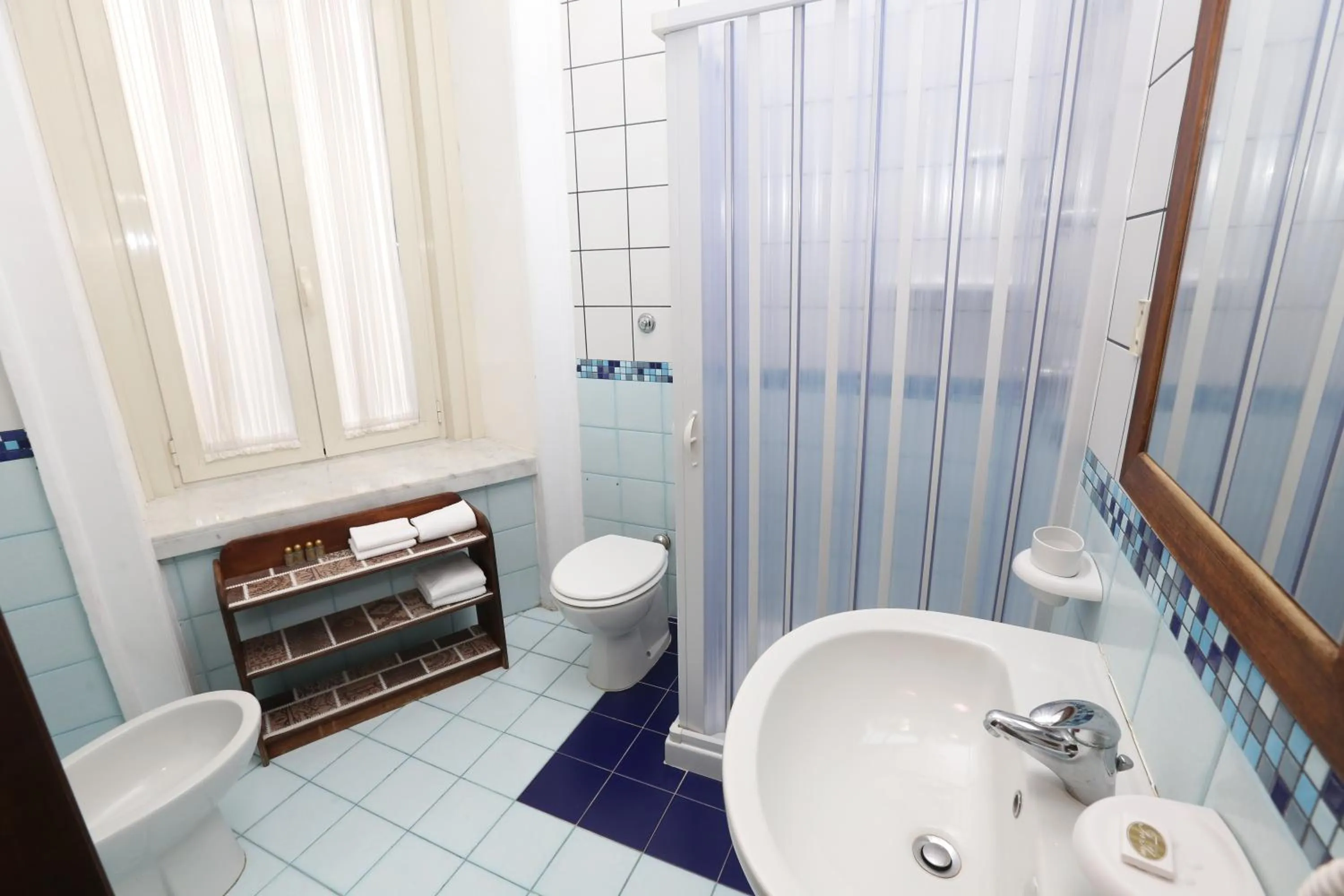 Bathroom in Santa Lucia 50