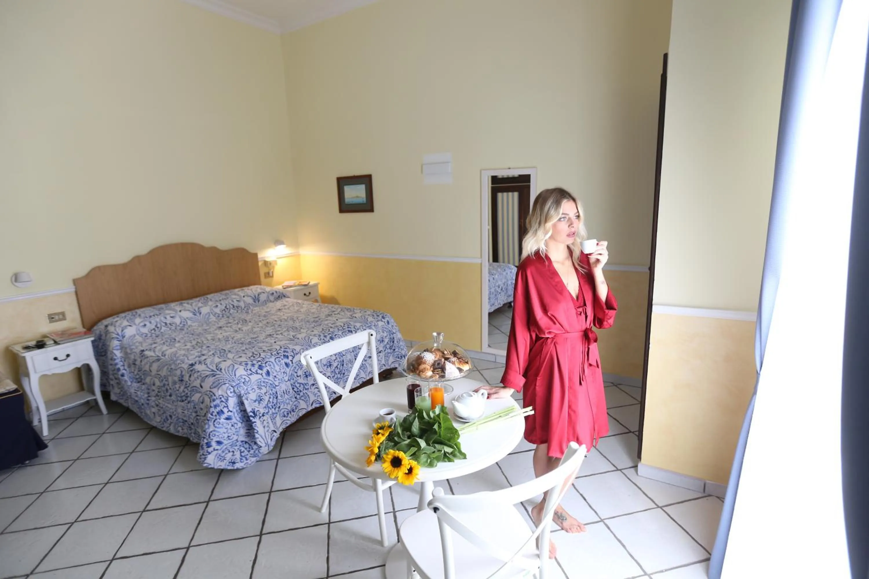 Photo of the whole room, Bed in Santa Lucia 50